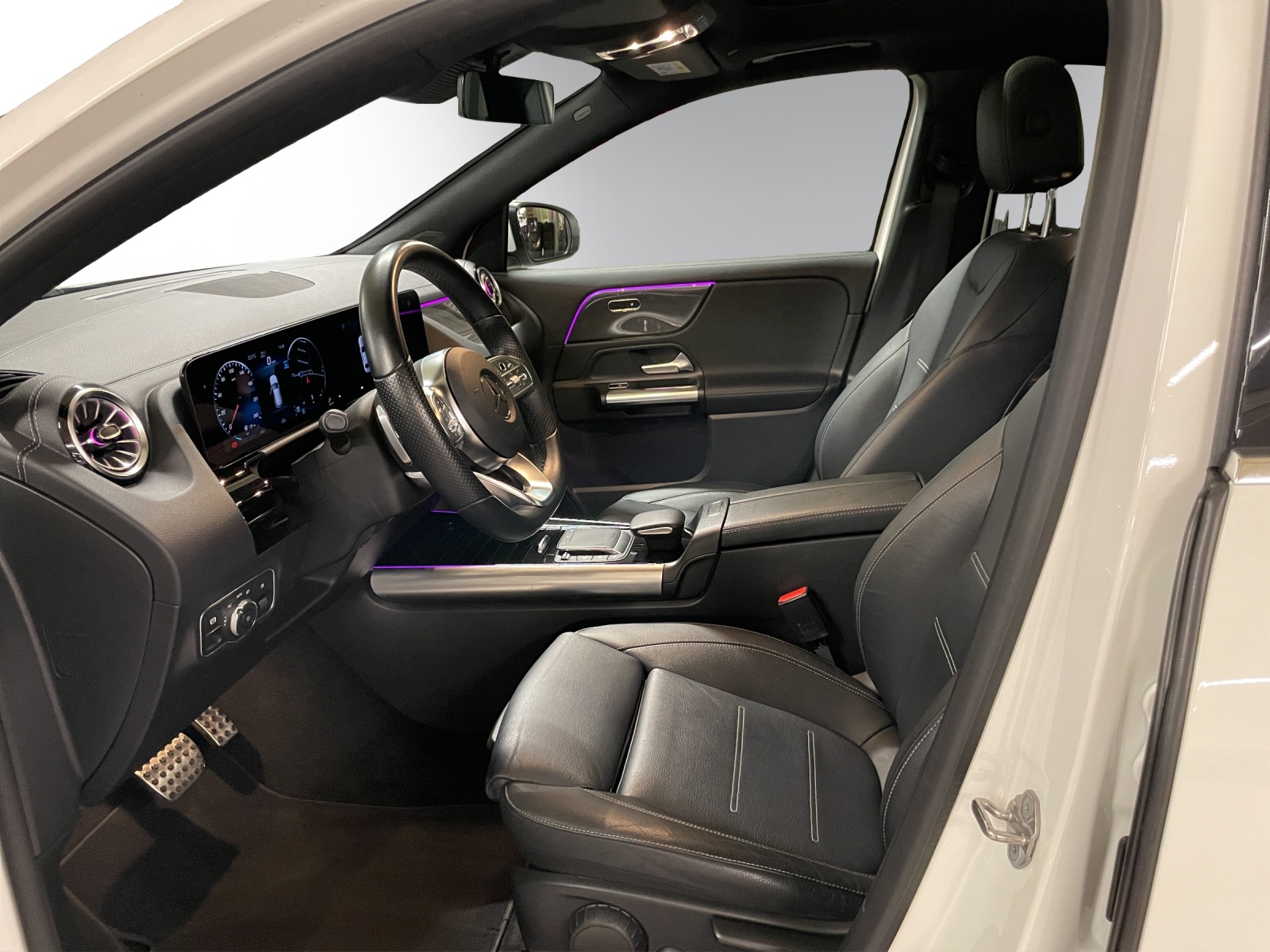 MERCEDES-BENZ GLA 220d 4Matic AMG Line 8G-DCT-image-8