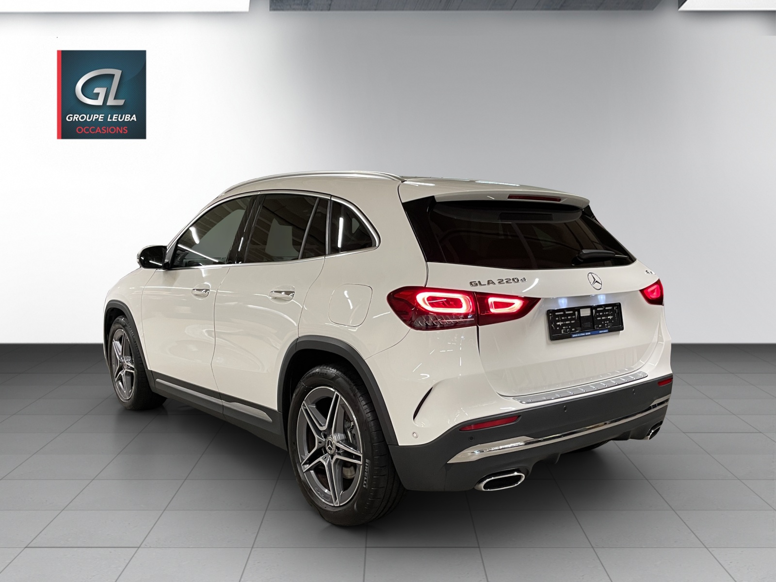 MERCEDES-BENZ GLA 220d 4Matic AMG Line 8G-DCT-image-3