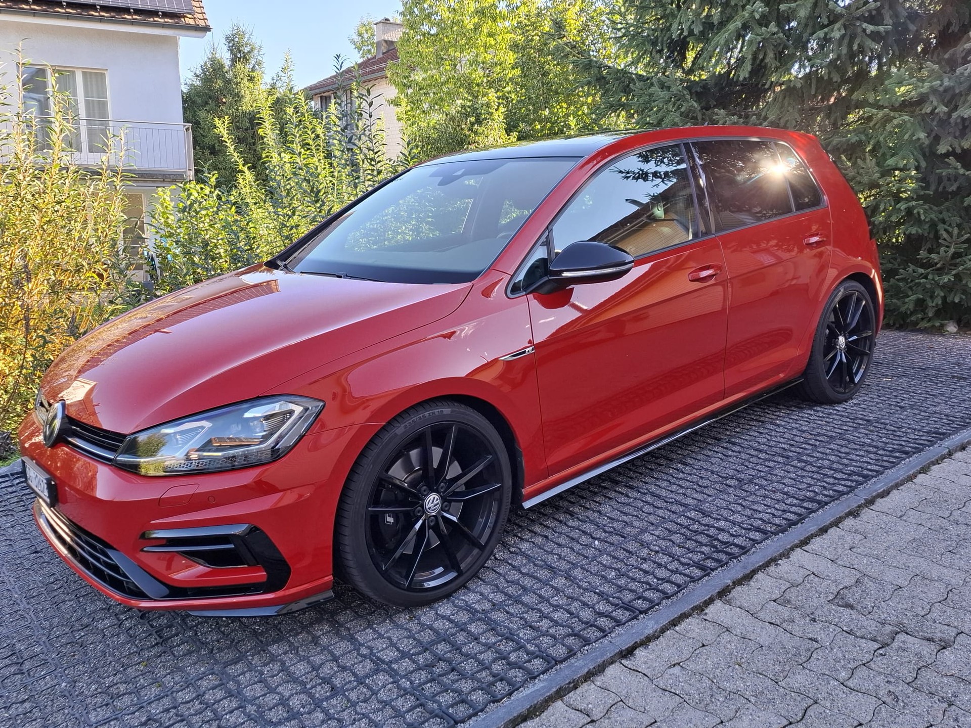 VW 2.0 TSI R 310 DSG 4motion-image-0
