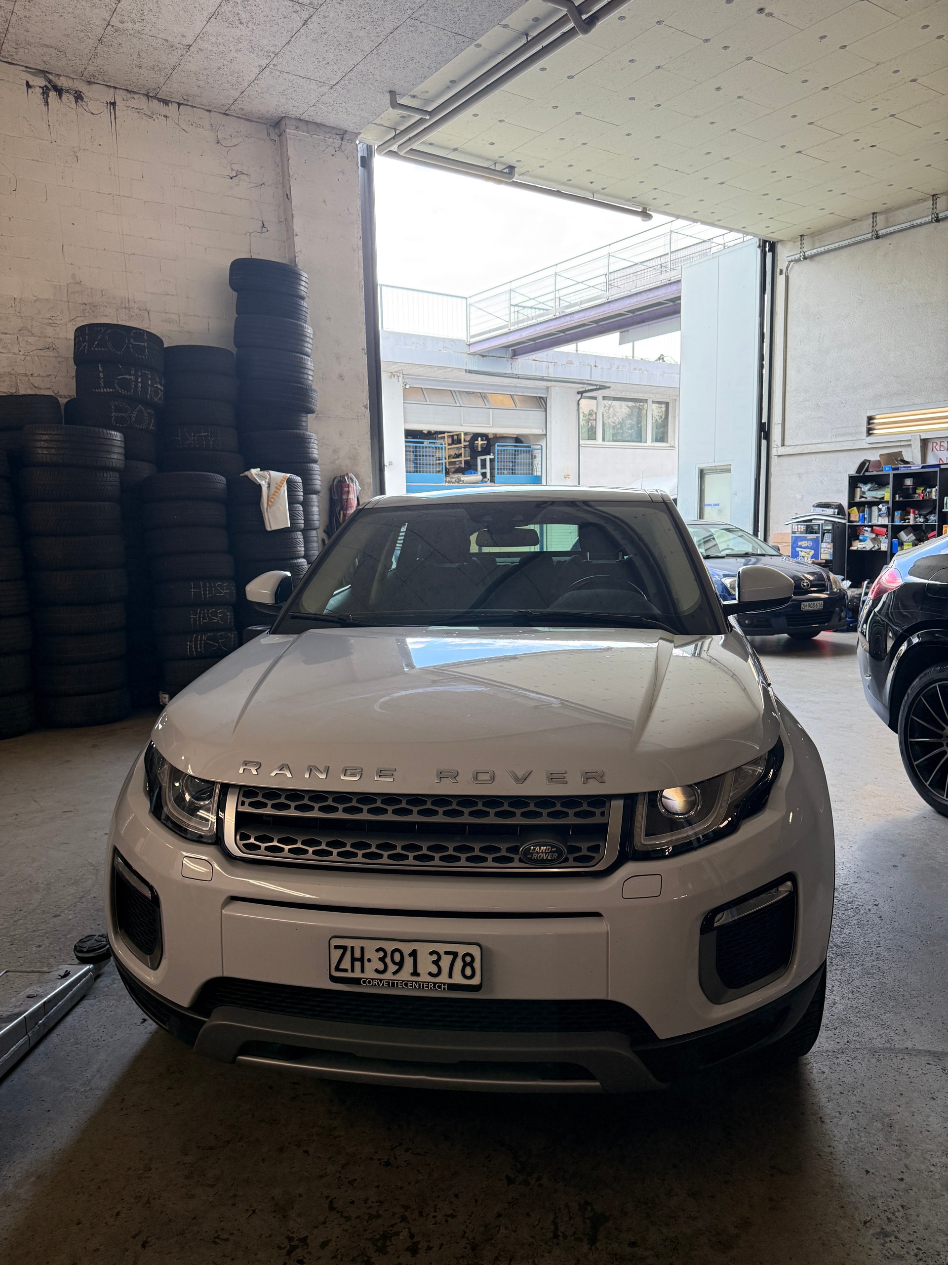 LAND ROVER 2.0 TD4 SE-image-1