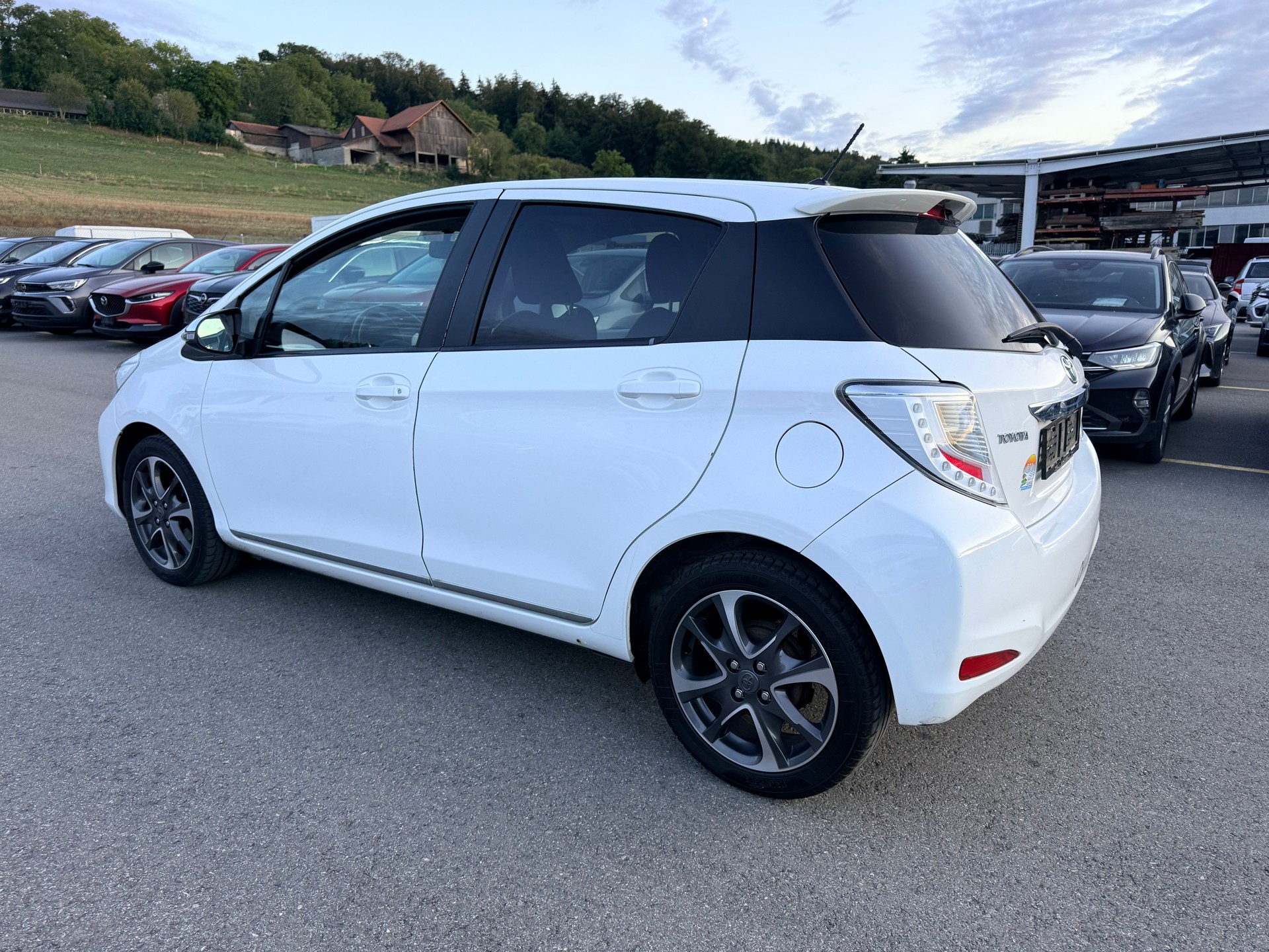 TOYOTA Yaris 1.33 Luna-image-7