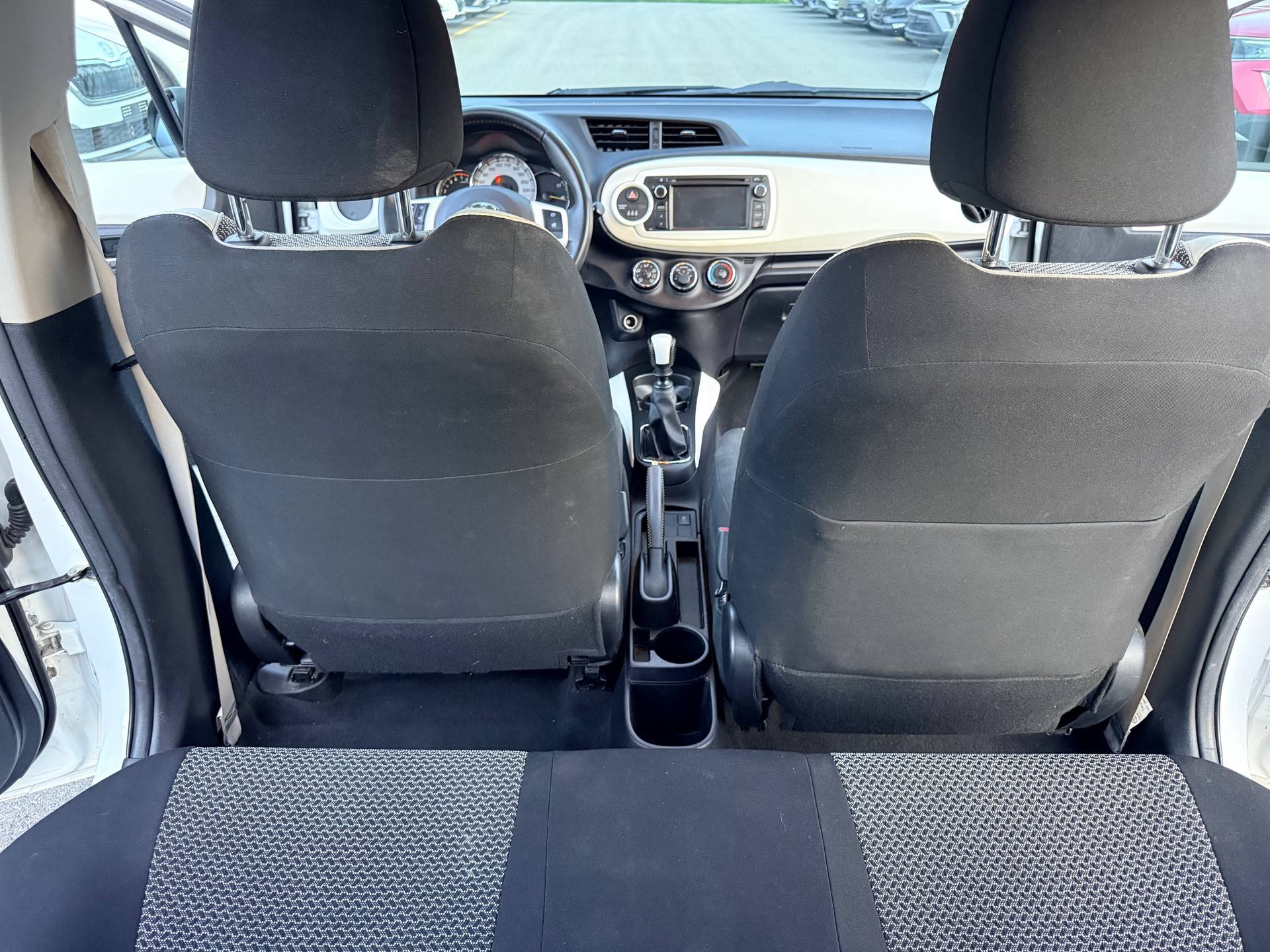 TOYOTA Yaris 1.33 Luna-image-11