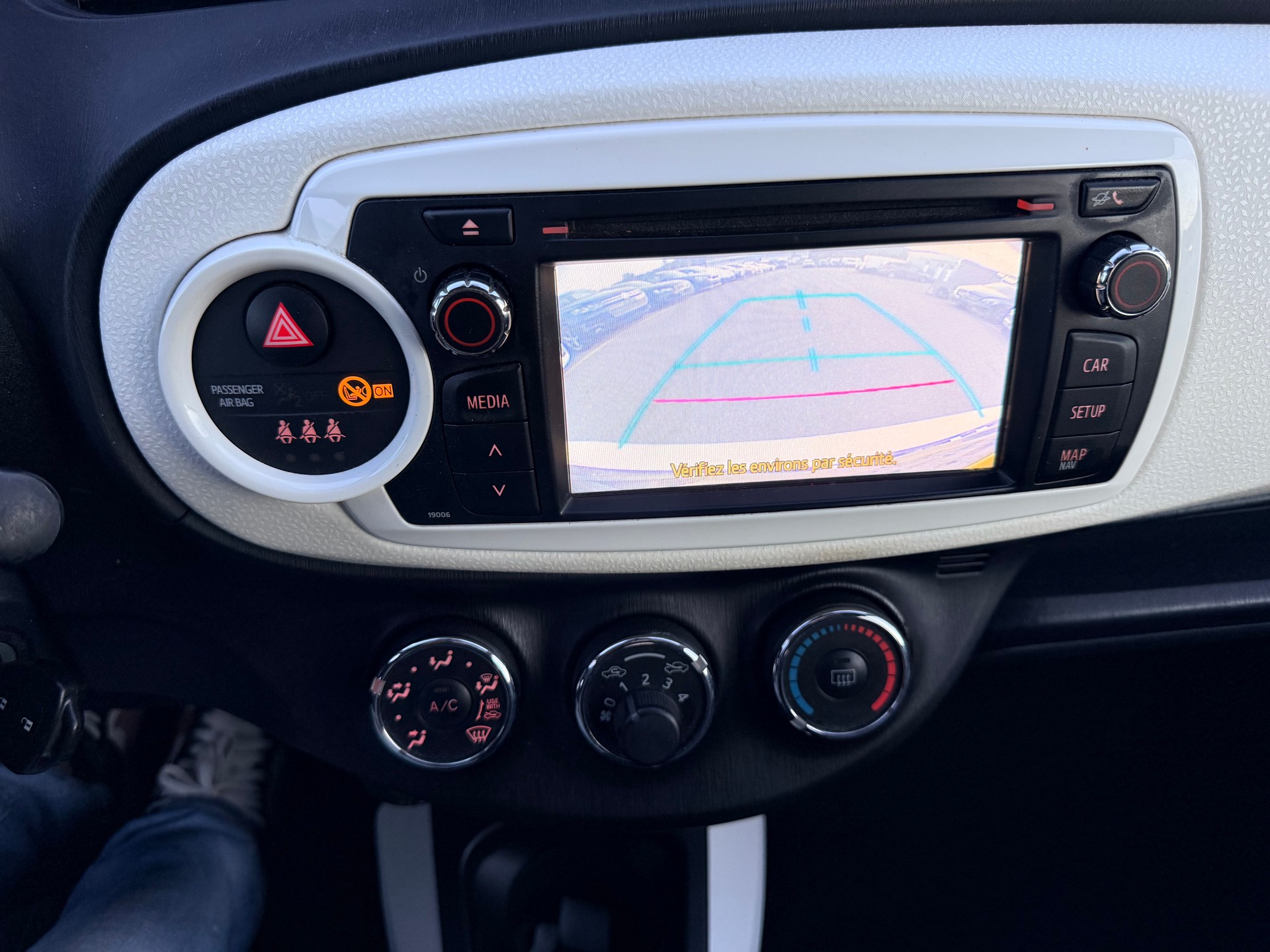 TOYOTA Yaris 1.33 Luna-image-14