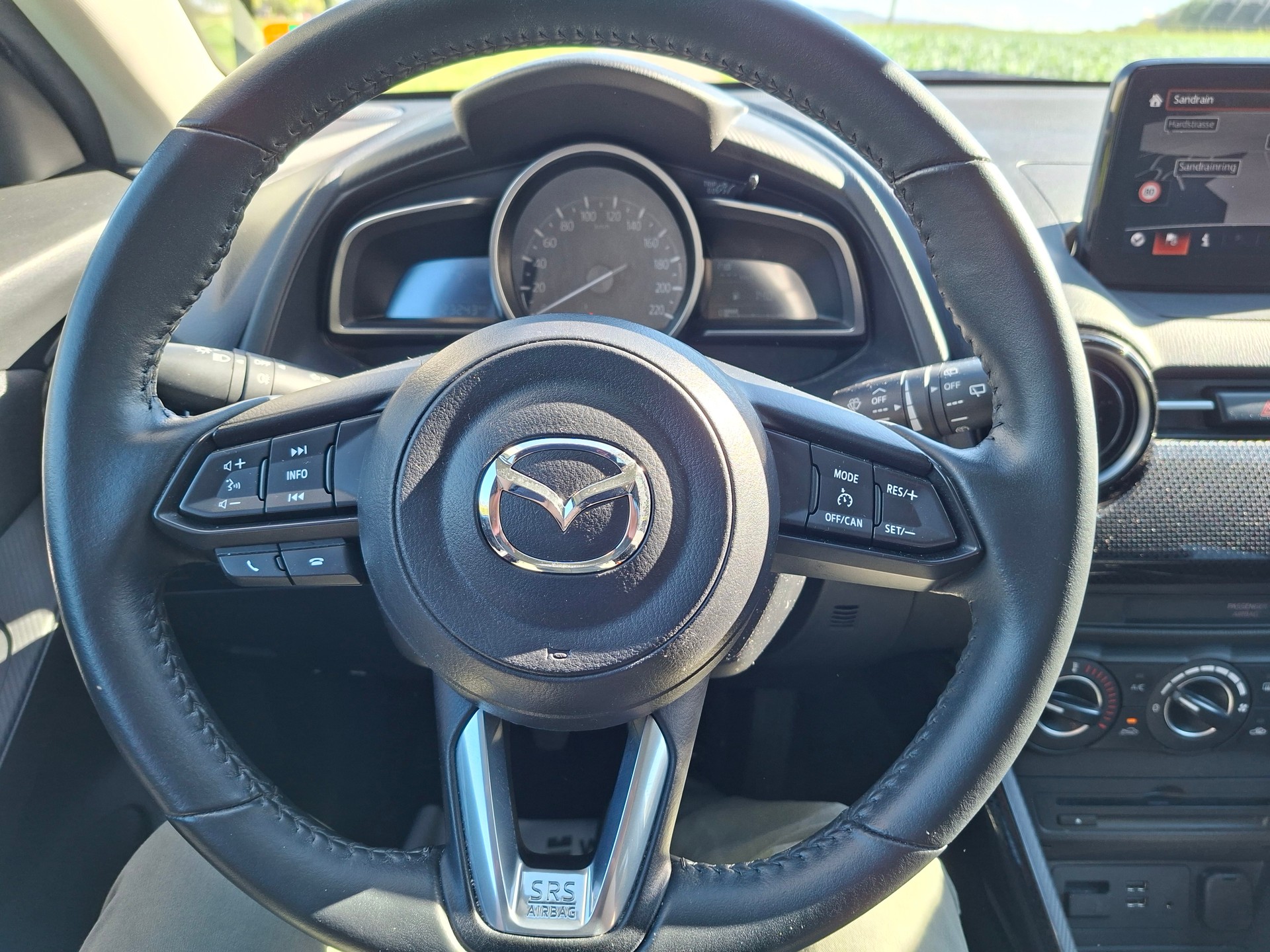 MAZDA 2 SKYACTIV-G 90 Ambition Plus-image-12