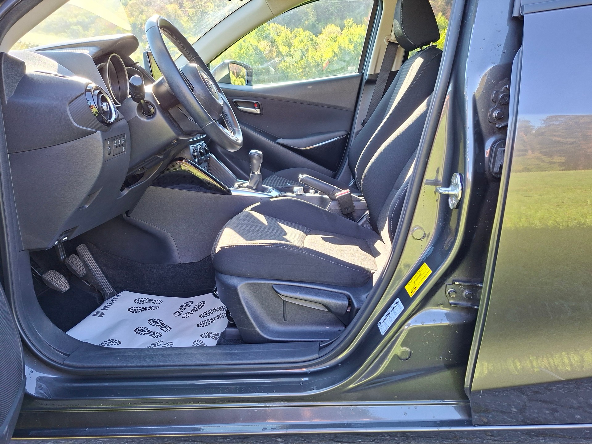 MAZDA 2 SKYACTIV-G 90 Ambition Plus-image-9