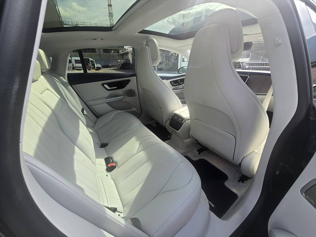 MERCEDES-BENZ EQE 350 4 Matic-image-11
