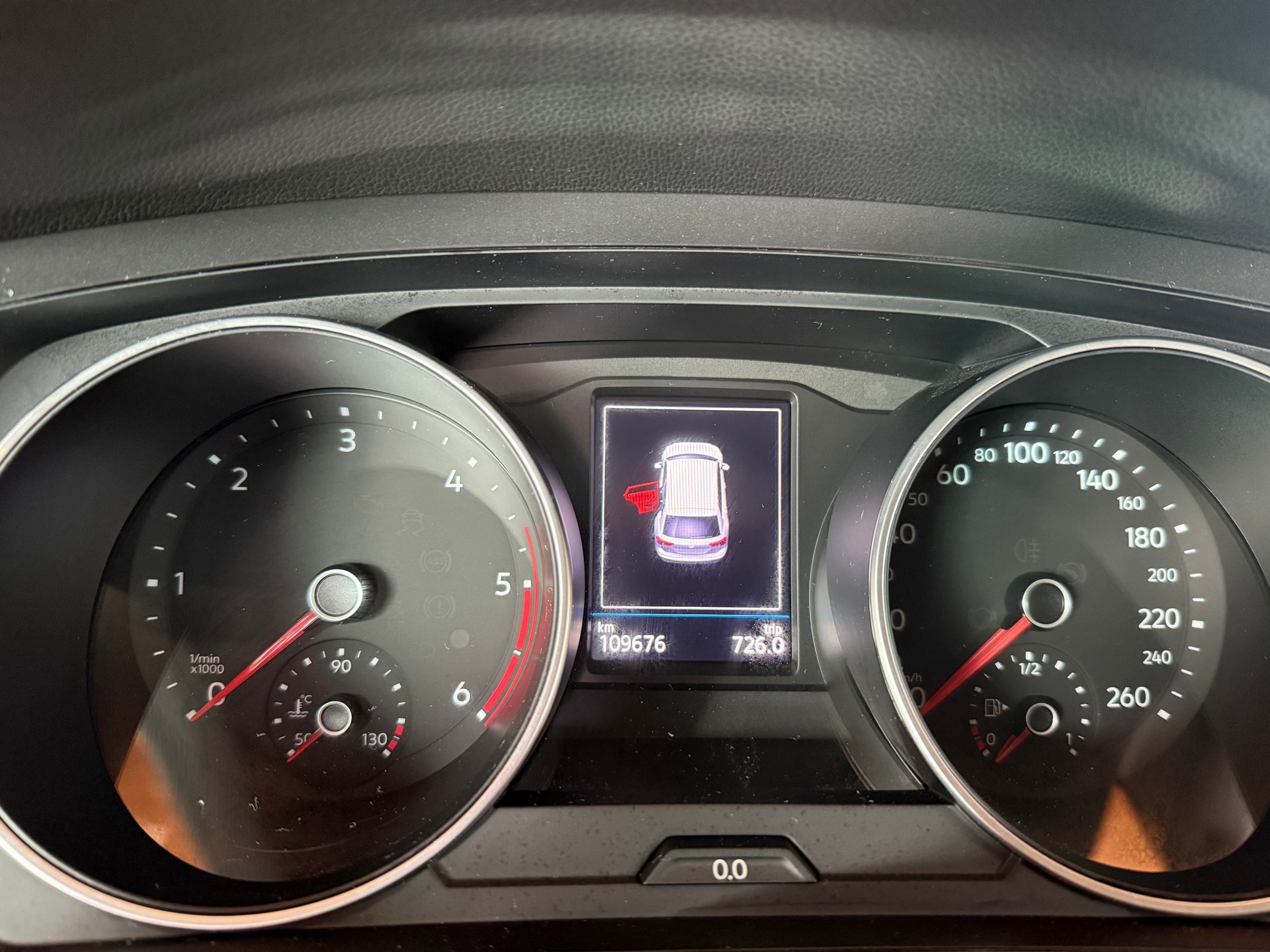 VW Tiguan 2.0 TDI SCR Life 4Motion DSG-image-9