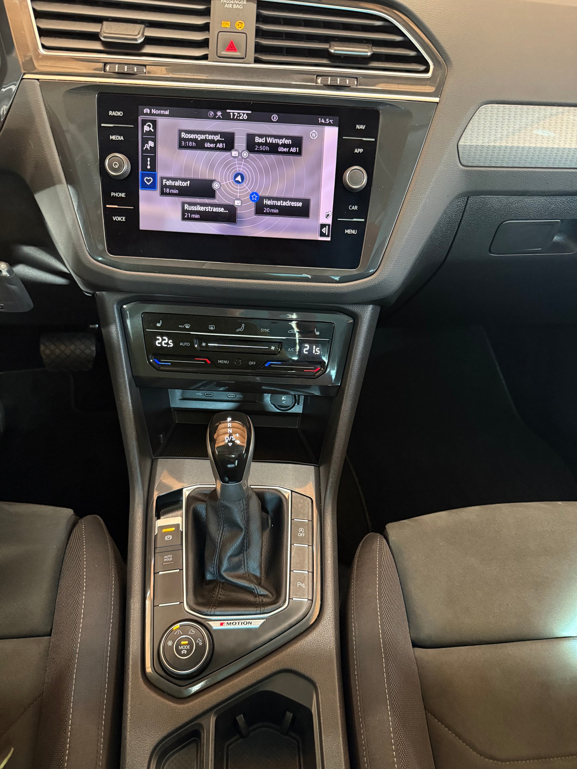 VW Tiguan 2.0 TDI SCR Life 4Motion DSG-image-10