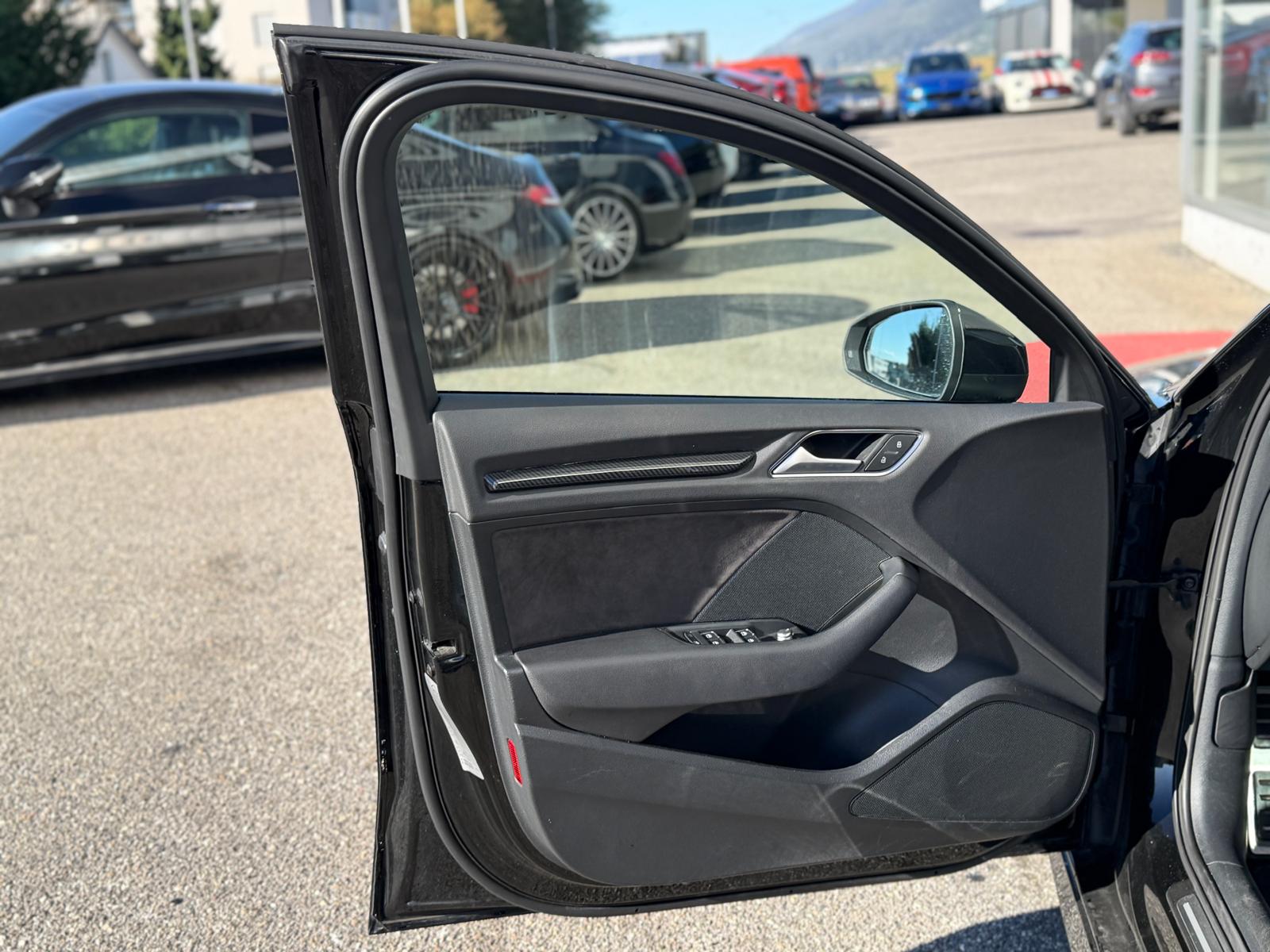 AUDI A3 Sportback 1.4 TFSI Attraction S-tronic-image-5