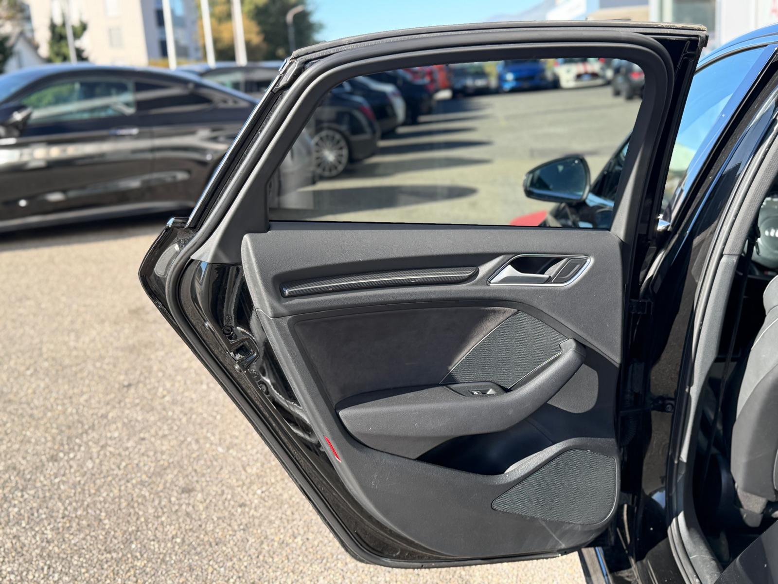 AUDI A3 Sportback 1.4 TFSI Attraction S-tronic-image-11