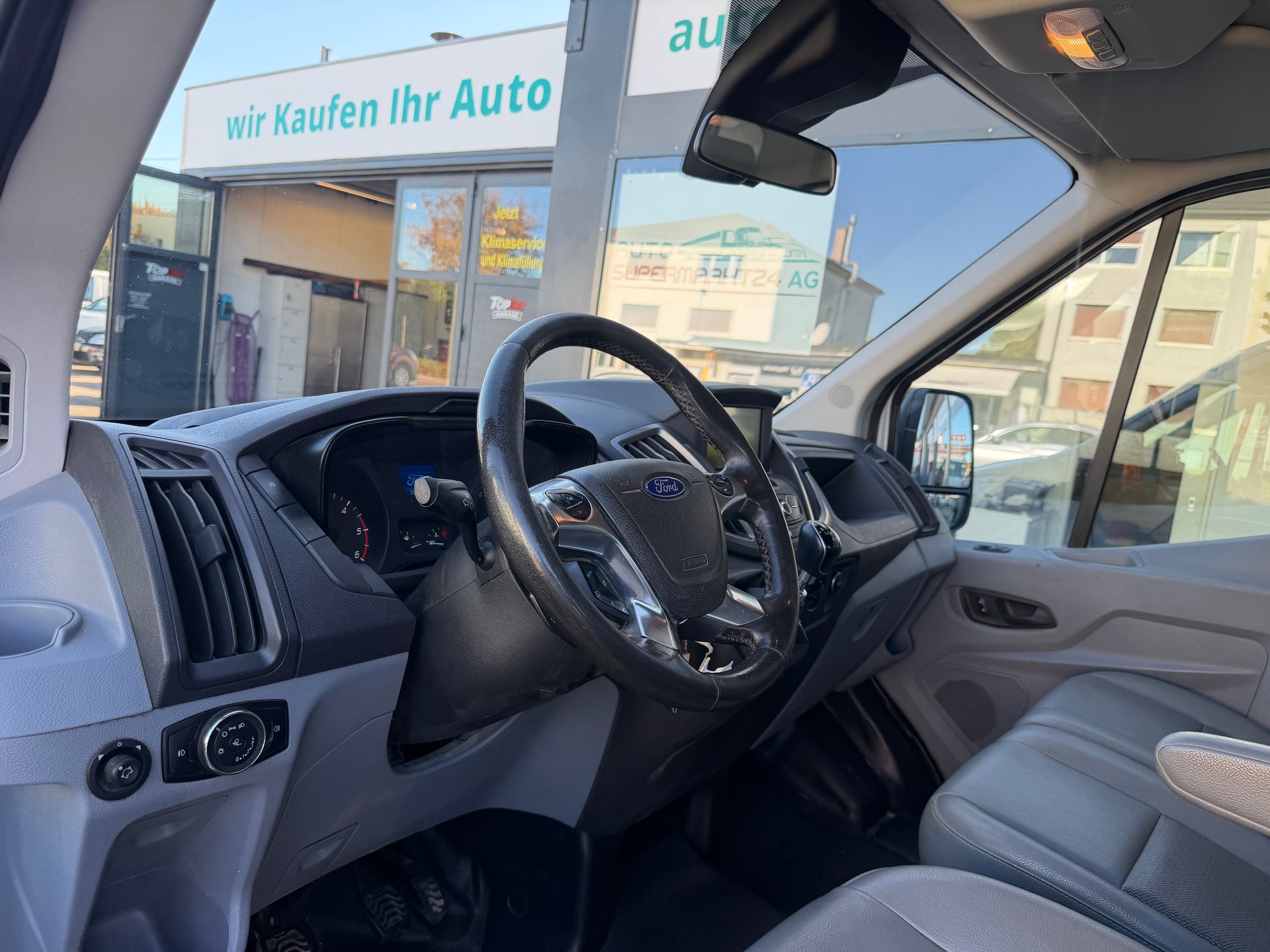 FORD Transit 350 L3 Trend 2.0 TDCi 130 RWD-image-11