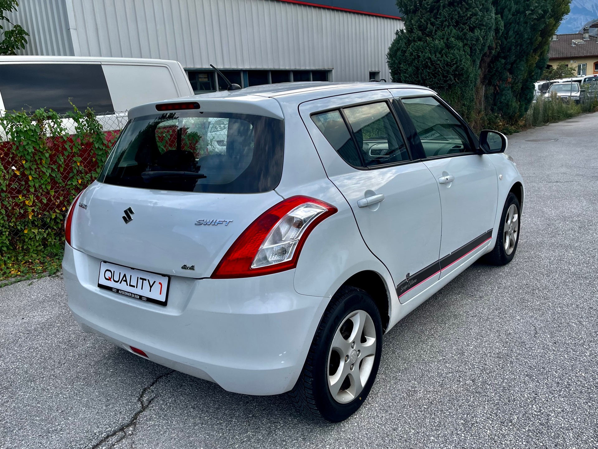 SUZUKI Swift 1.2i 16V GL Top 4x4-image-14