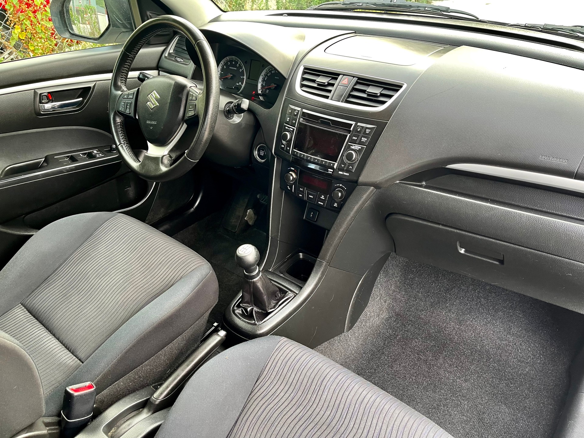 SUZUKI Swift 1.2i 16V GL Top 4x4-image-17