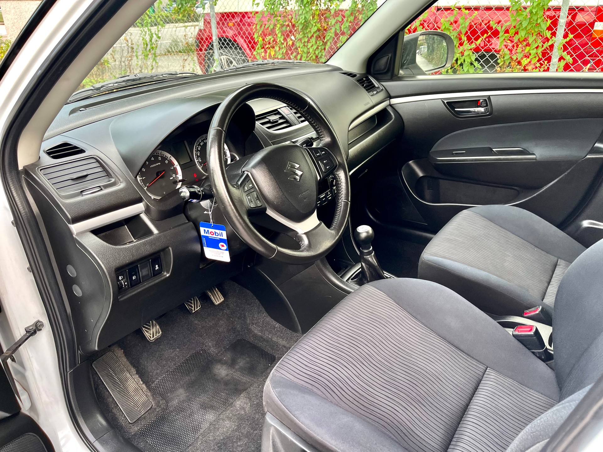 SUZUKI Swift 1.2i 16V GL Top 4x4-image-3