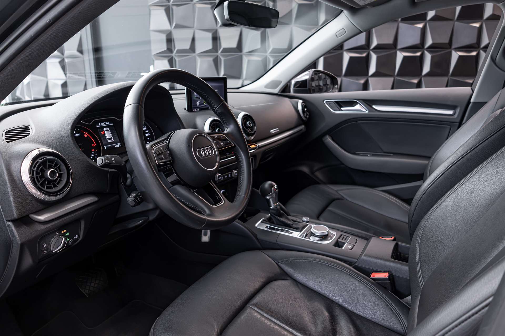 AUDI A3 Sportback 2.0 TDI S-tronic-image-11