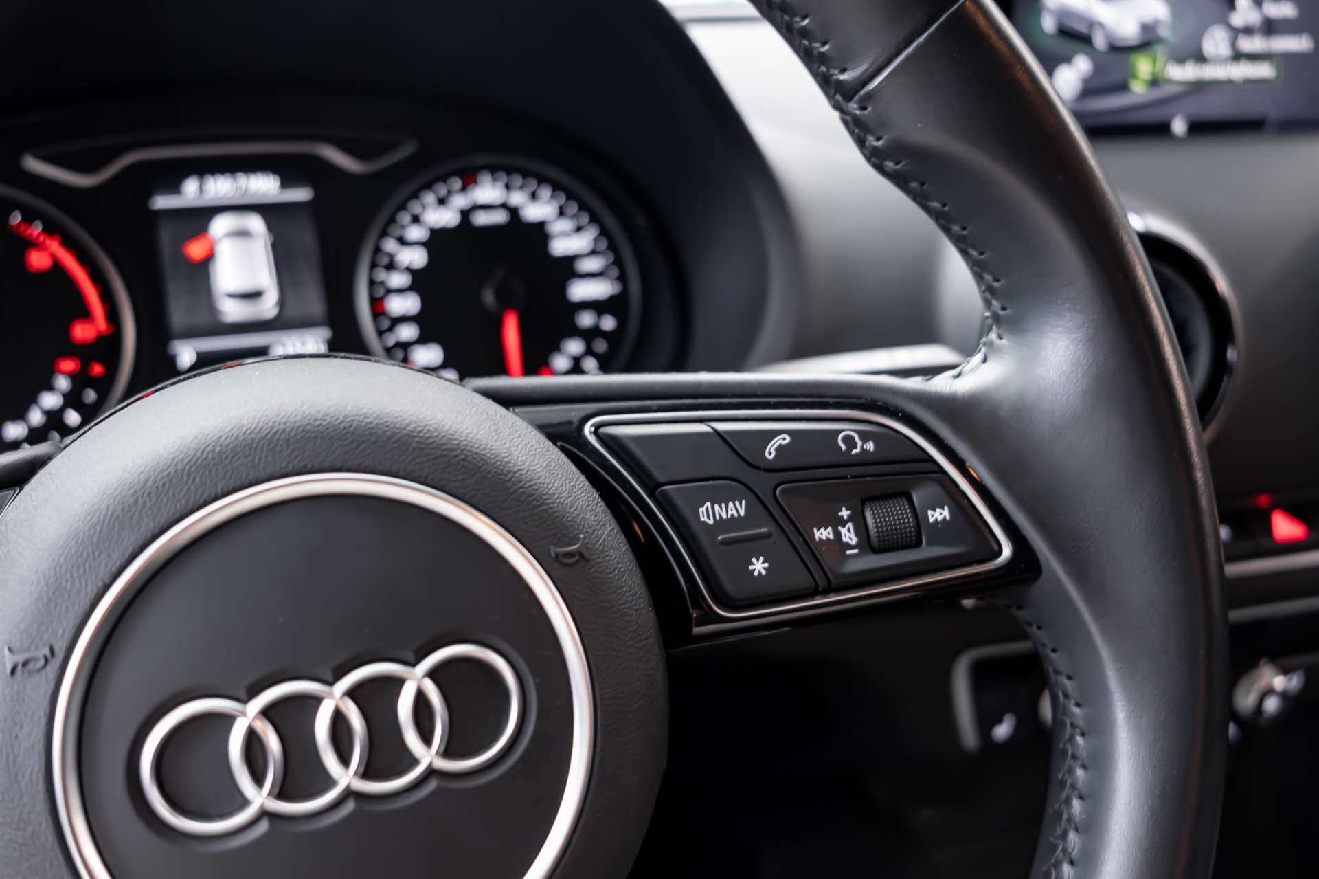 AUDI A3 Sportback 2.0 TDI S-tronic-image-9