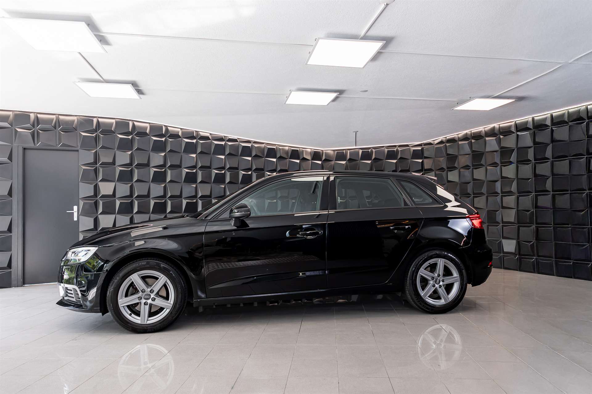 AUDI A3 Sportback 2.0 TDI S-tronic-image-1