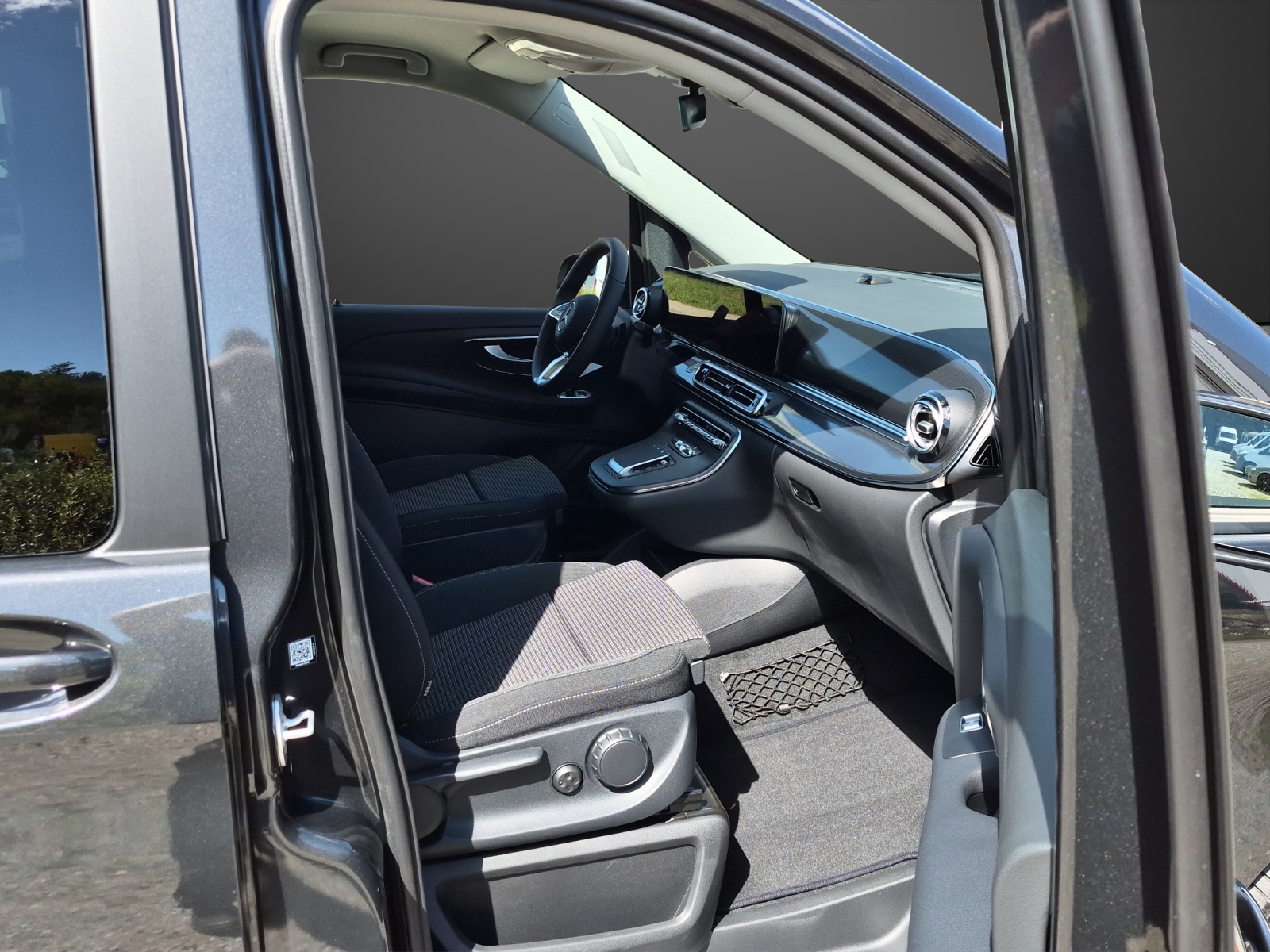 MERCEDES-BENZ V 250 d lang 4Matic Style 9G-Tronic-image-10
