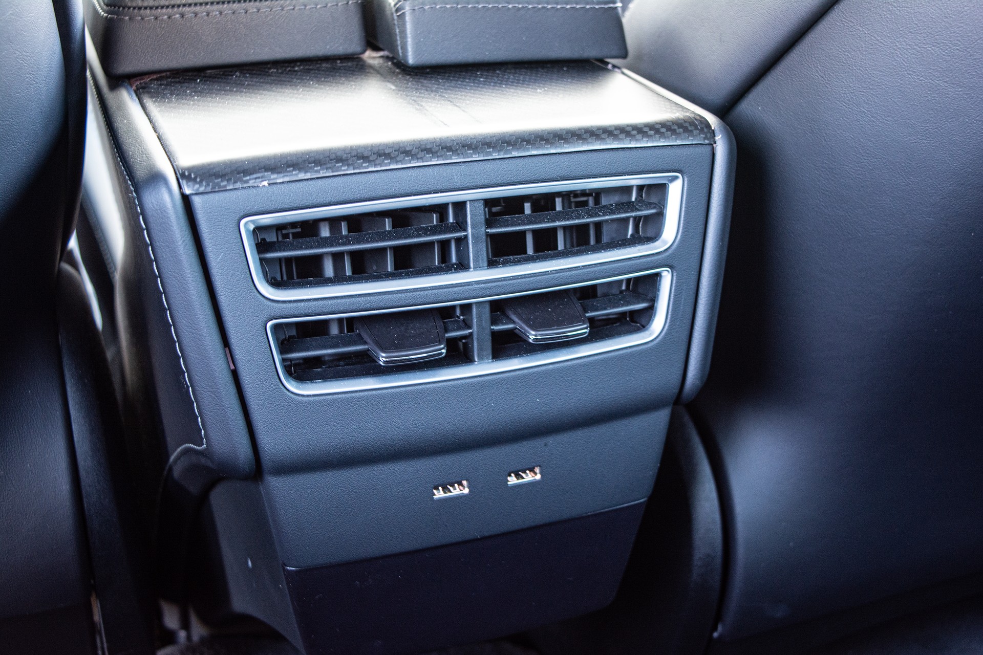 TESLA Model S 75 D-image-16