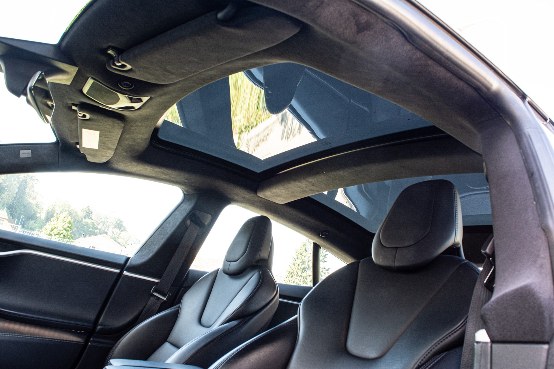 TESLA Model S 75 D-image-13