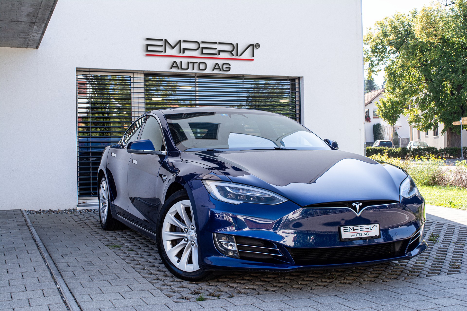 TESLA Model S 75 D-image-0