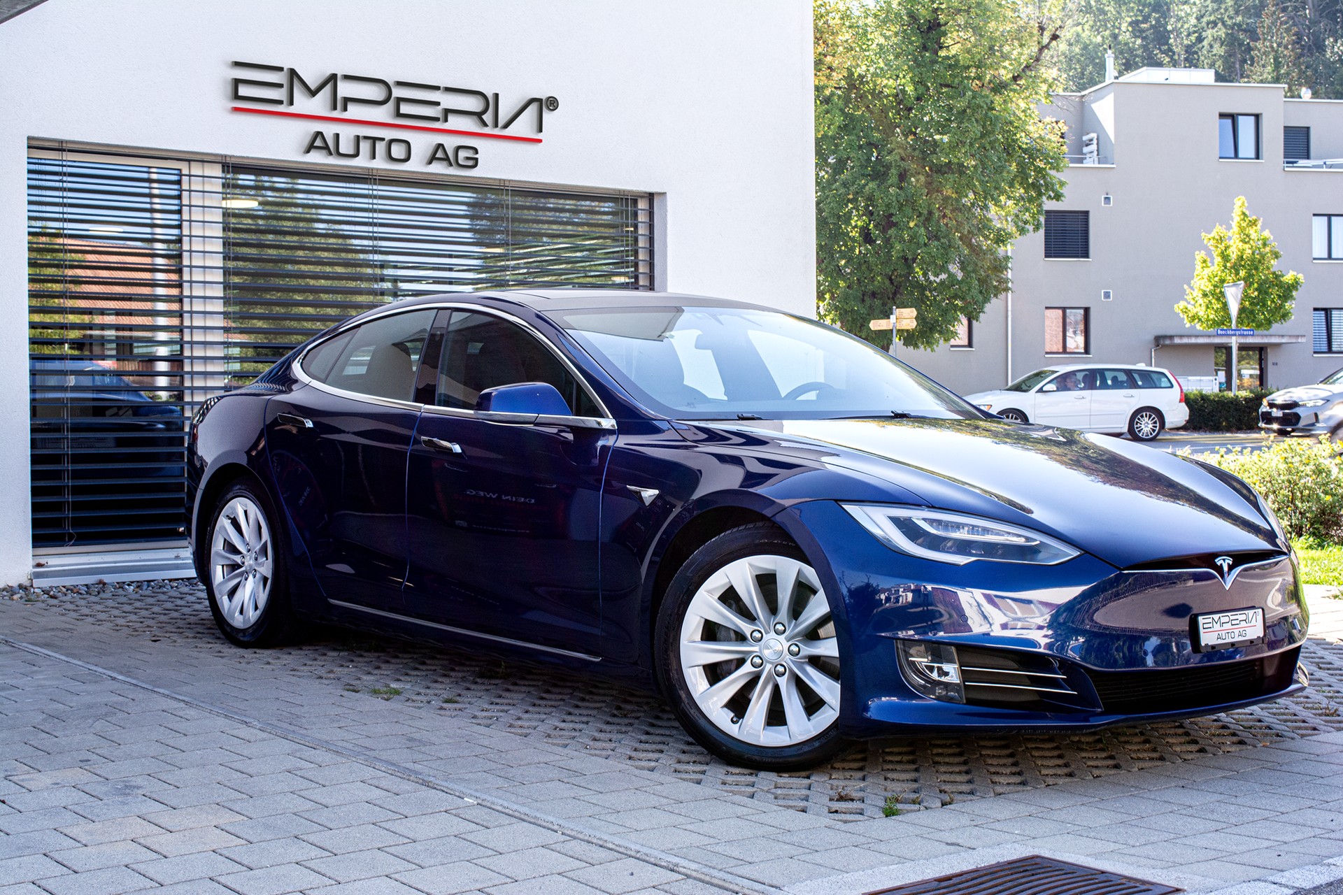 TESLA Model S 75 D-image-2