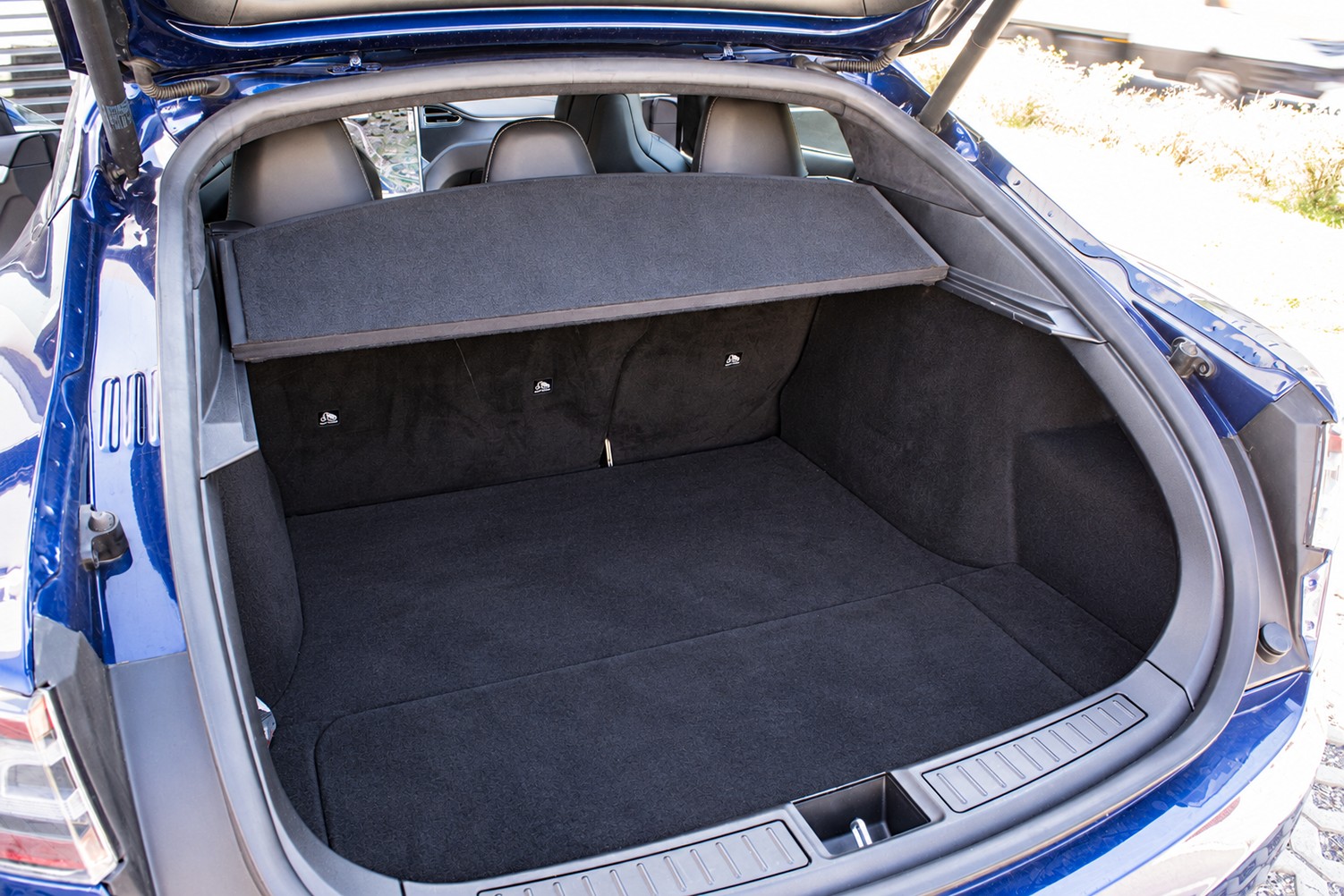 TESLA Model S 75 D-image-15