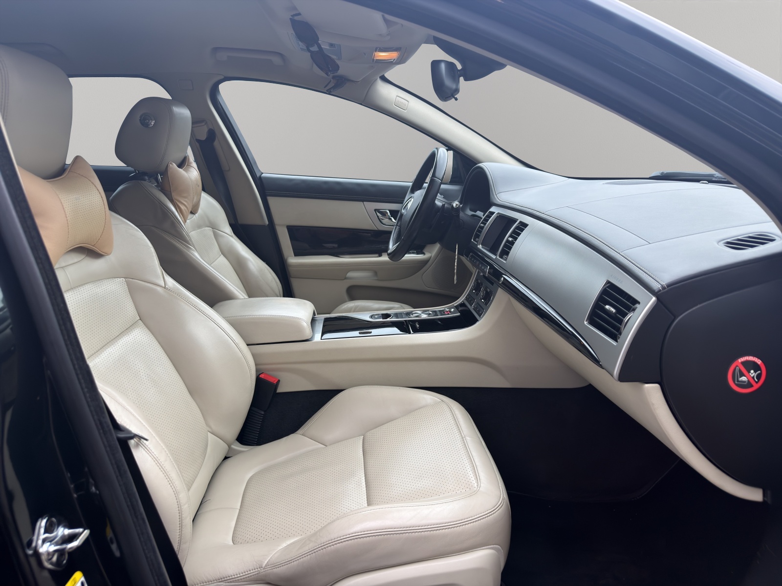 JAGUAR XF Sportbrake 3.0d S V6 Luxury-image-13