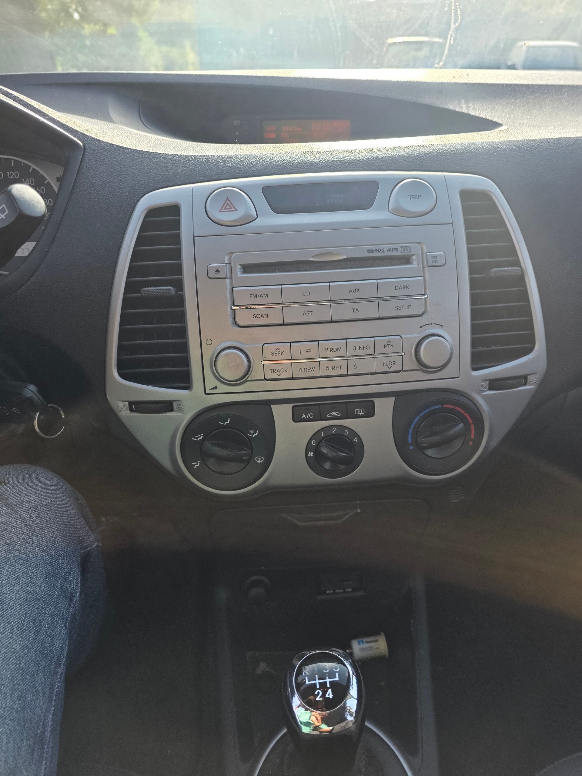 HYUNDAI i20 1.4 Style-image-7