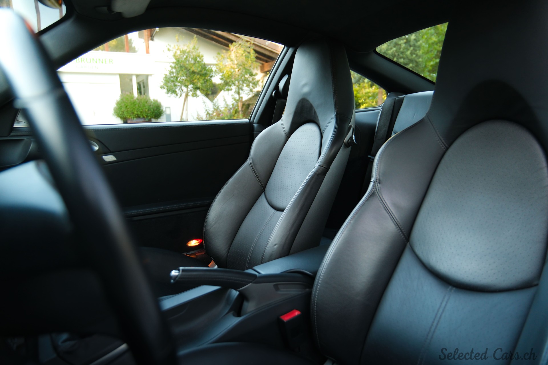 PORSCHE 911 Carrera S-image-11