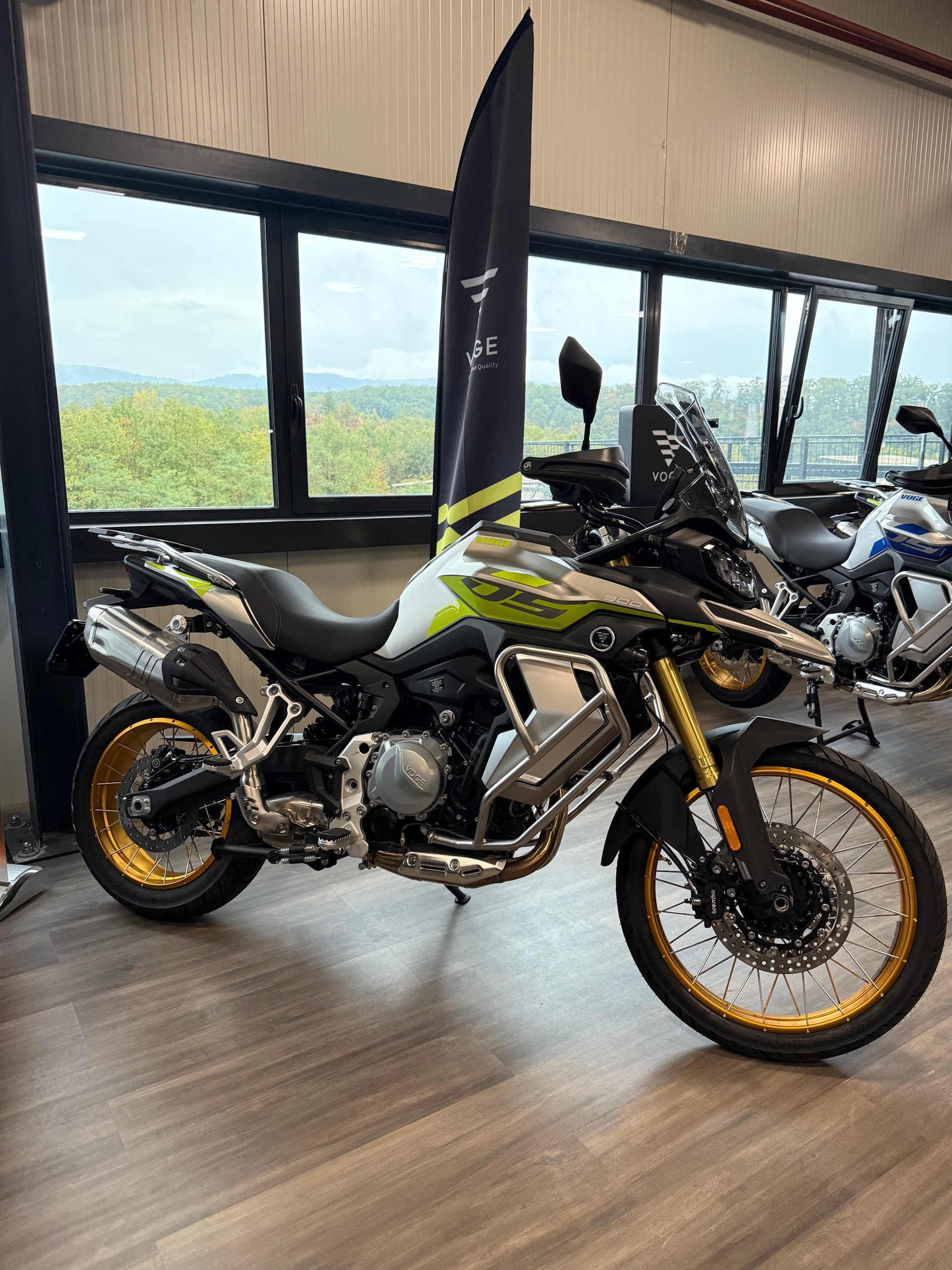 VOGE 900 DSX