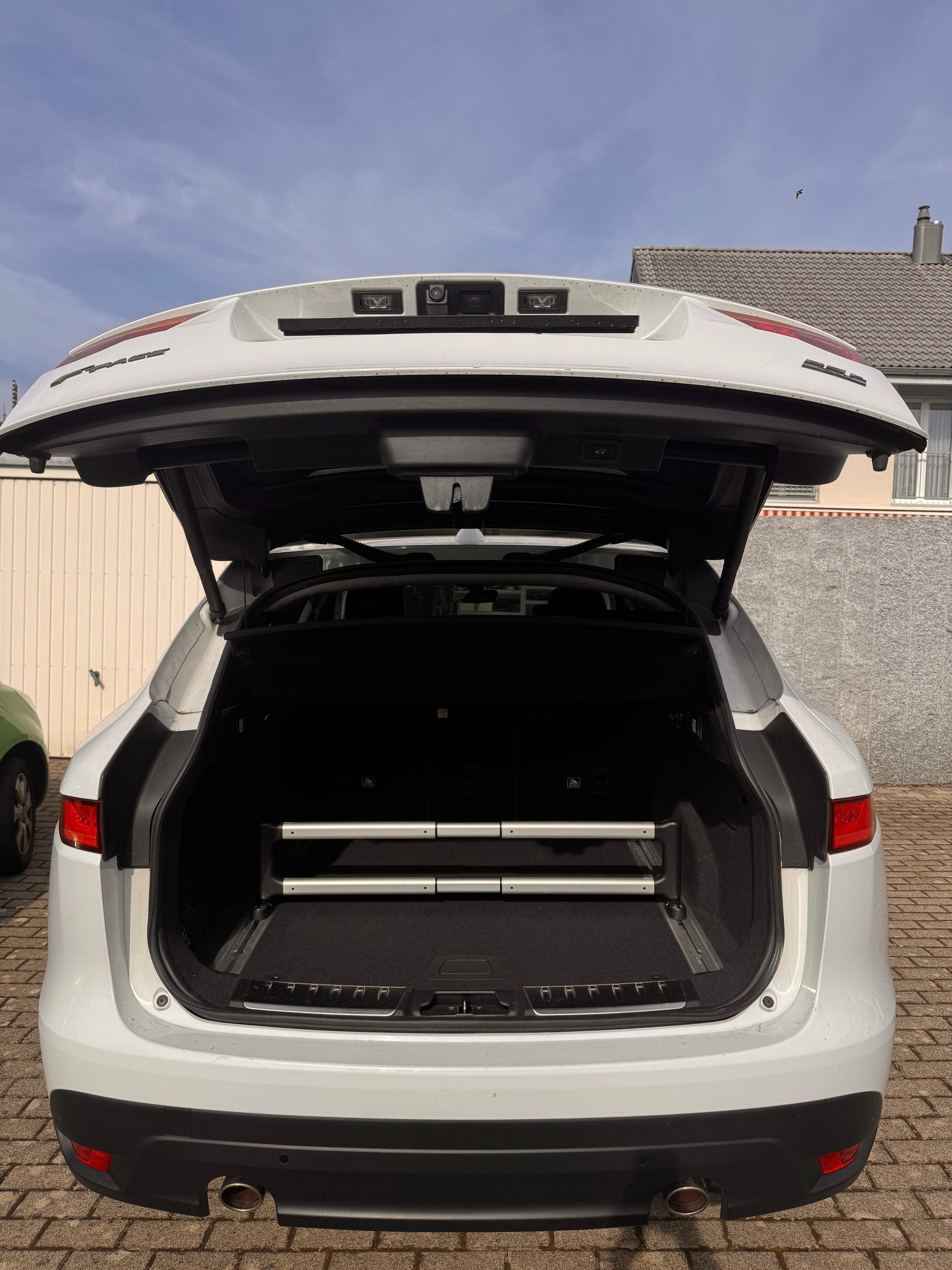 JAGUAR 2.0 T 250 R-Sport AWD-image-5