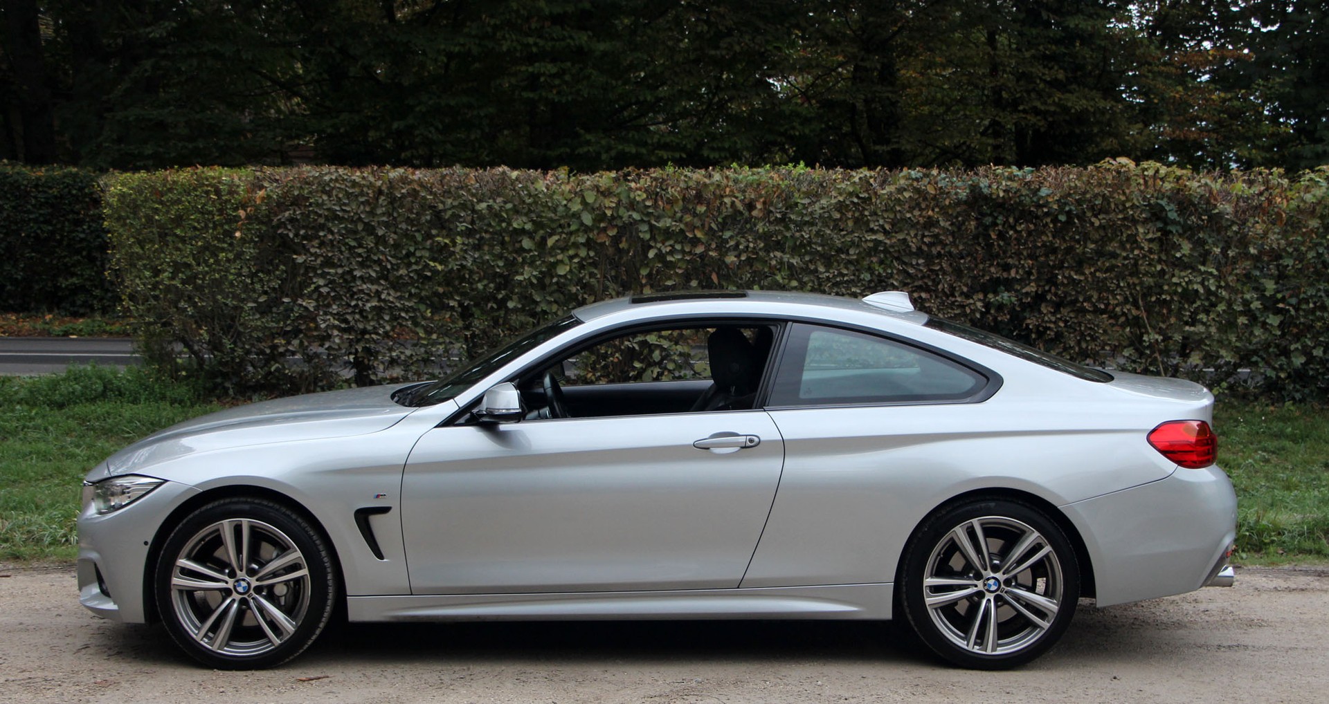 BMW 435i Coupé xDrive Steptronic M-Sport Pack-image-24