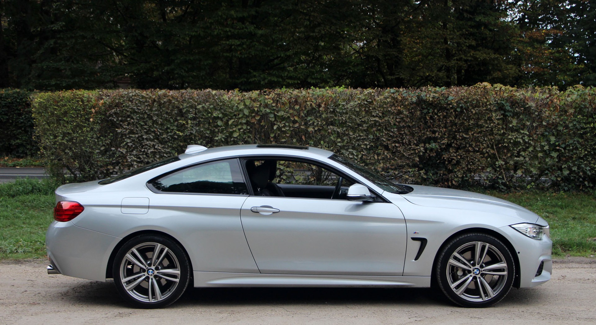 BMW 435i Coupé xDrive Steptronic M-Sport Pack-image-25