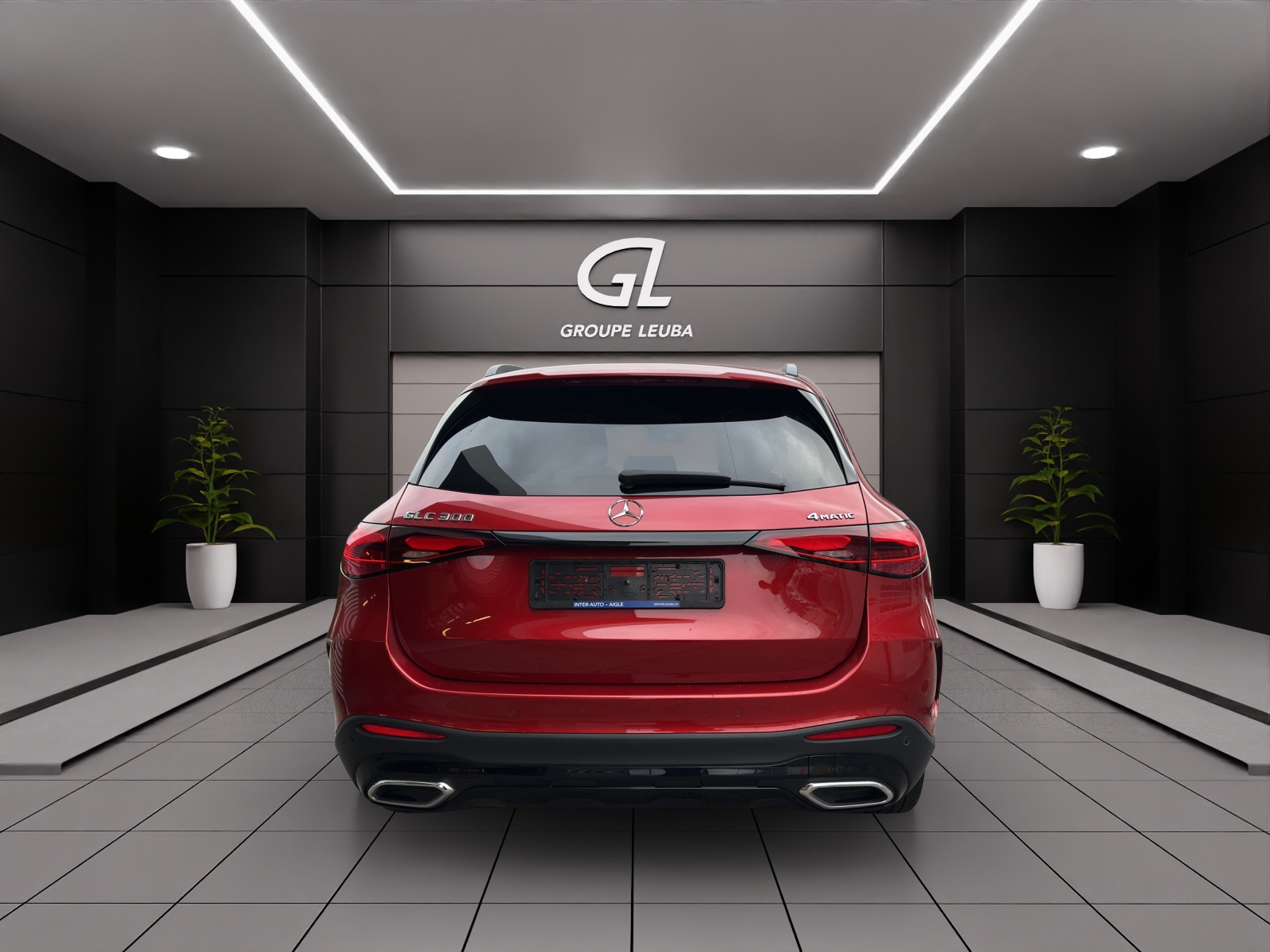 MERCEDES-BENZ GLC 300 4M AMG Line-image-4
