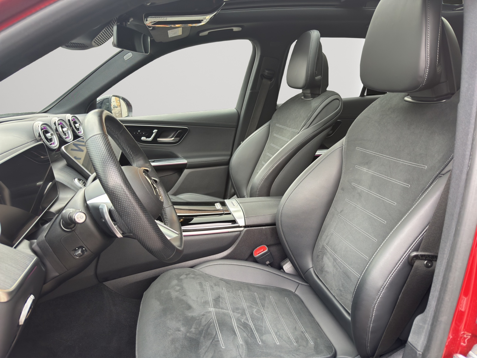 MERCEDES-BENZ GLC 300 4M AMG Line-image-6