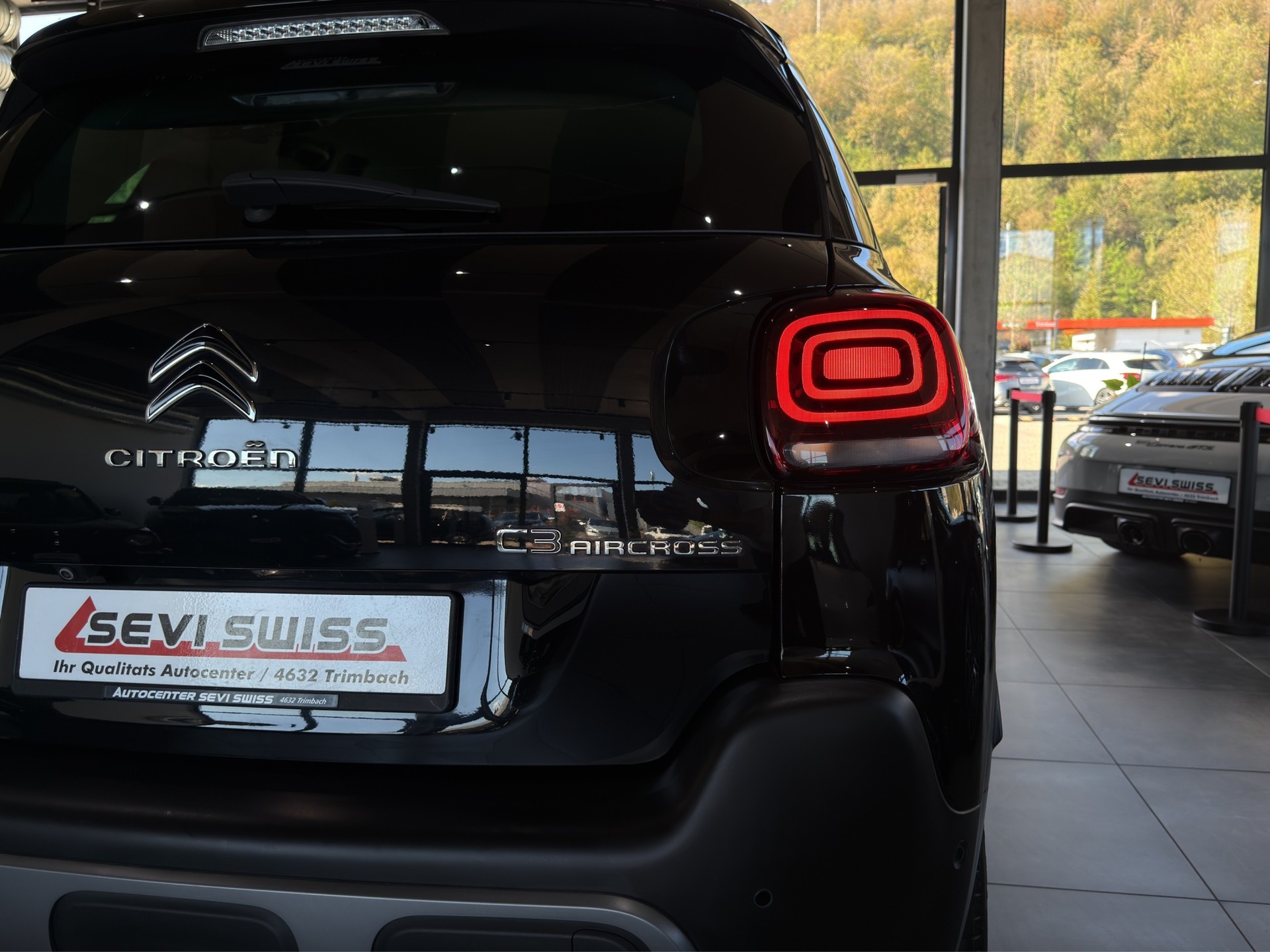 CITROEN C3 Aircross 1.2i PureTech Shine EAT*Frisch ab MFK,1 Jahr oder 20'000km Garantie auf Motor und Getriebe*-image-22