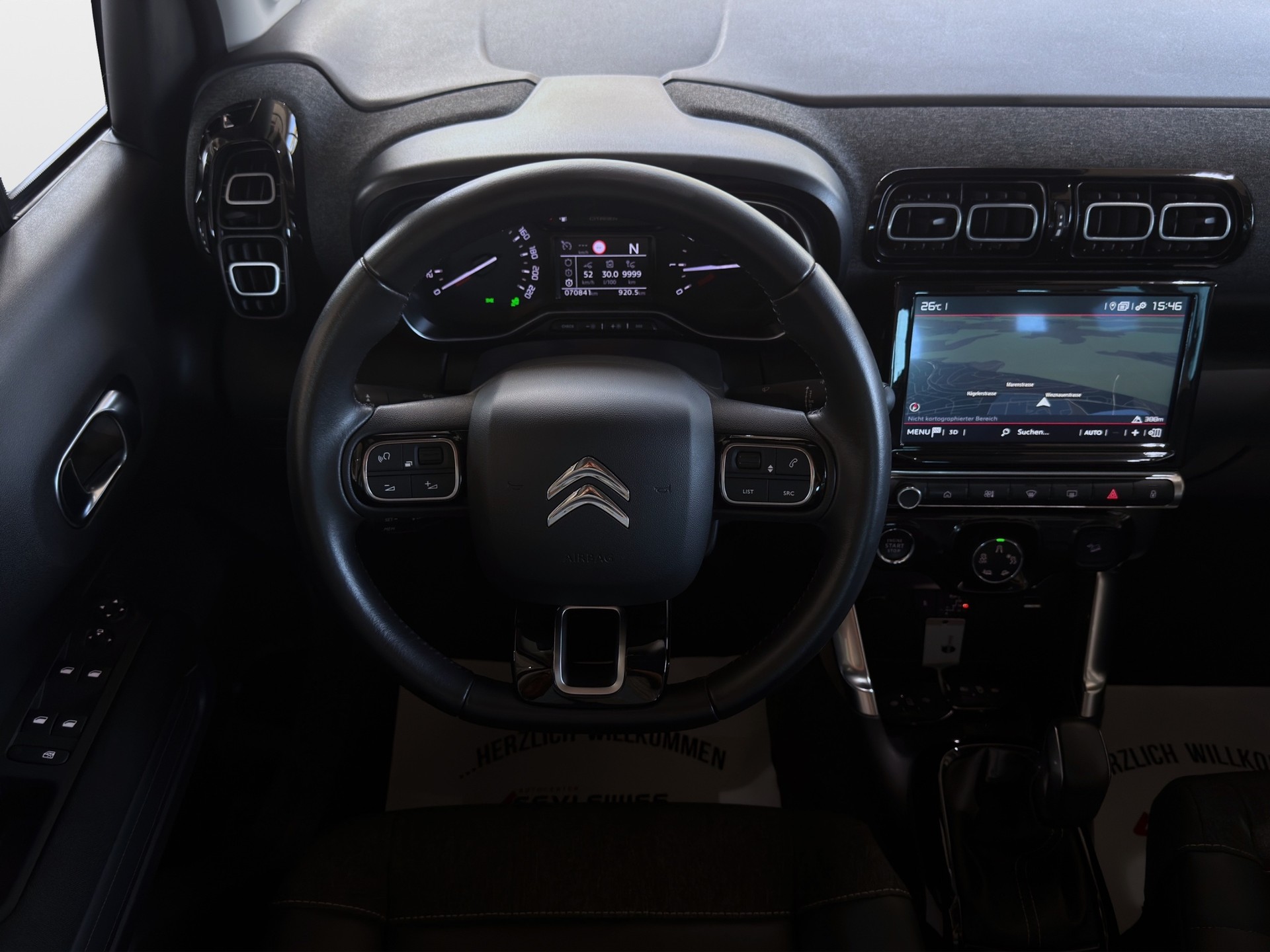 CITROEN C3 Aircross 1.2i PureTech Shine EAT*Frisch ab MFK,1 Jahr oder 20'000km Garantie auf Motor und Getriebe*-image-15