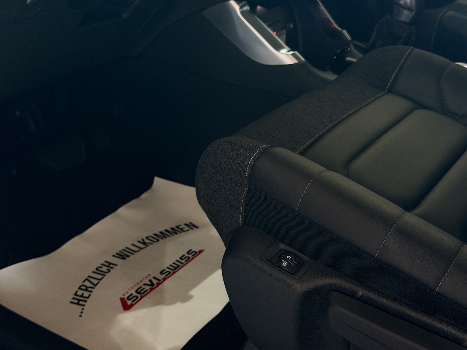 CITROEN C3 Aircross 1.2i PureTech Shine EAT*Frisch ab MFK,1 Jahr oder 20'000km Garantie auf Motor und Getriebe*-image-24