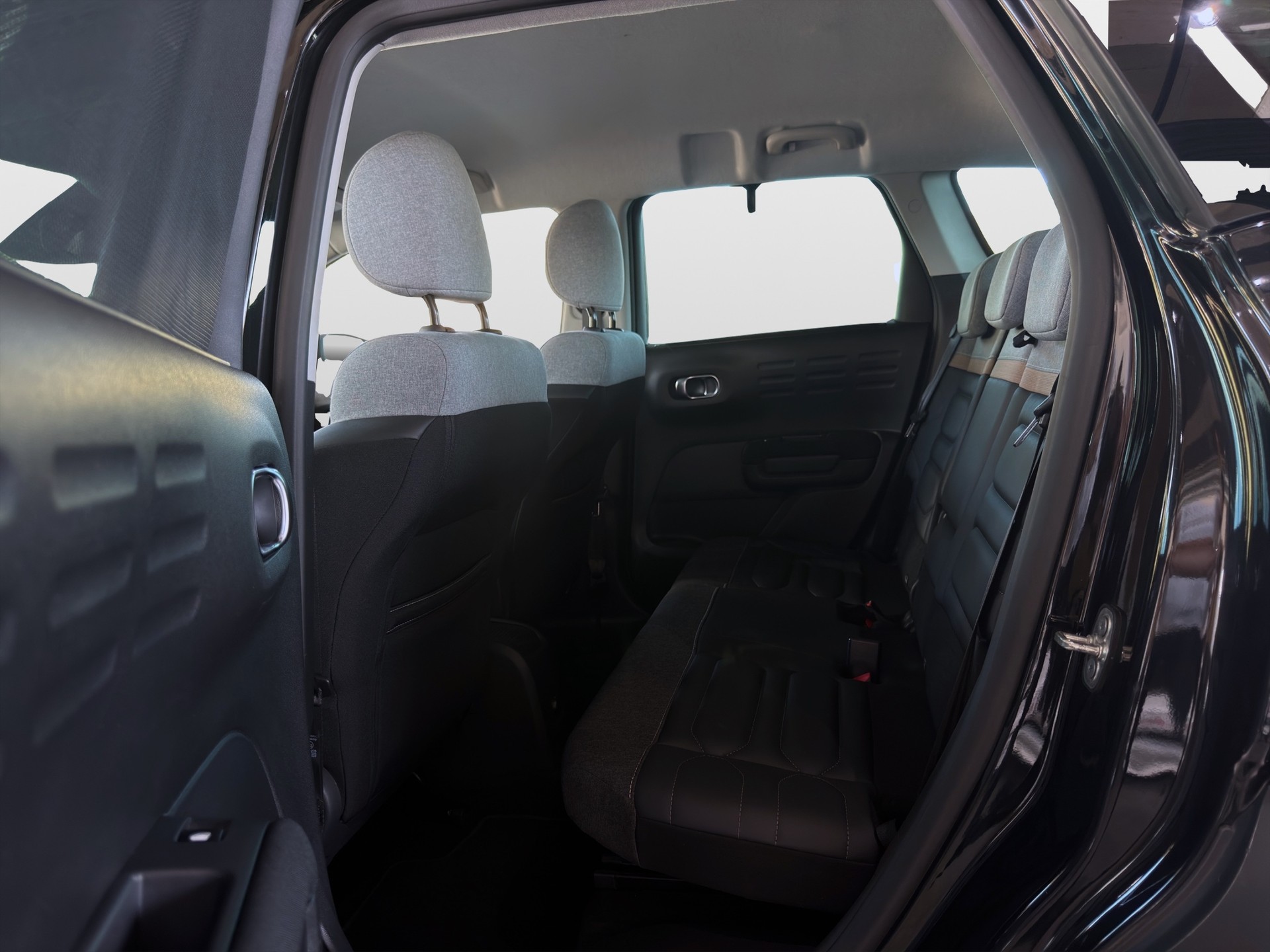 CITROEN C3 Aircross 1.2i PureTech Shine EAT*Frisch ab MFK,1 Jahr oder 20'000km Garantie auf Motor und Getriebe*-image-11