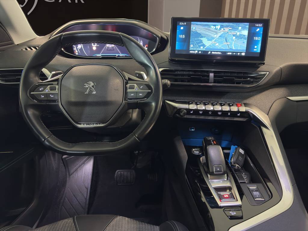 PEUGEOT 3008 1.2 PureTech Allure Pack EAT8-image-4
