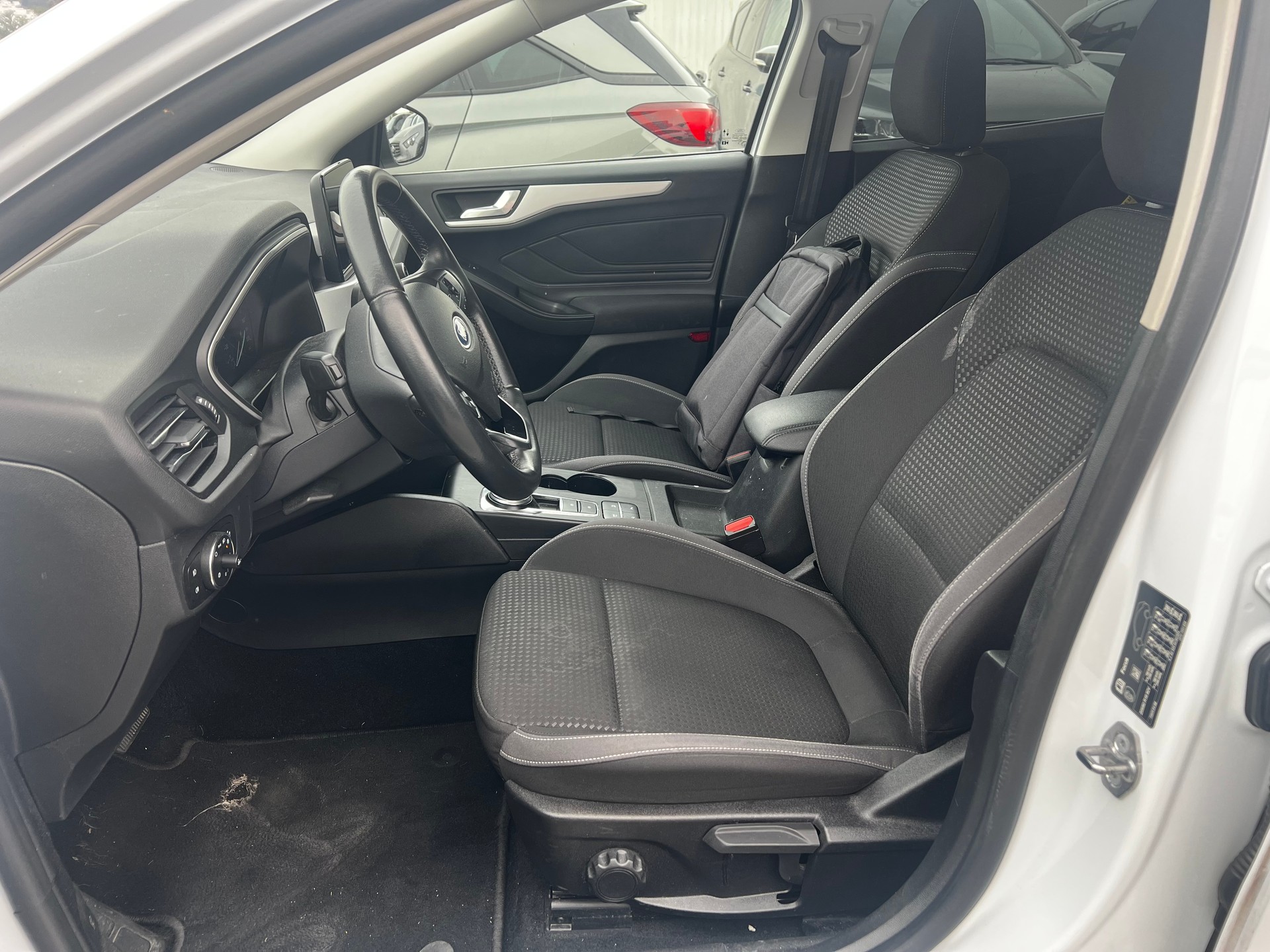 FORD Focus 1.5 TDCi Trend Automatic-image-7