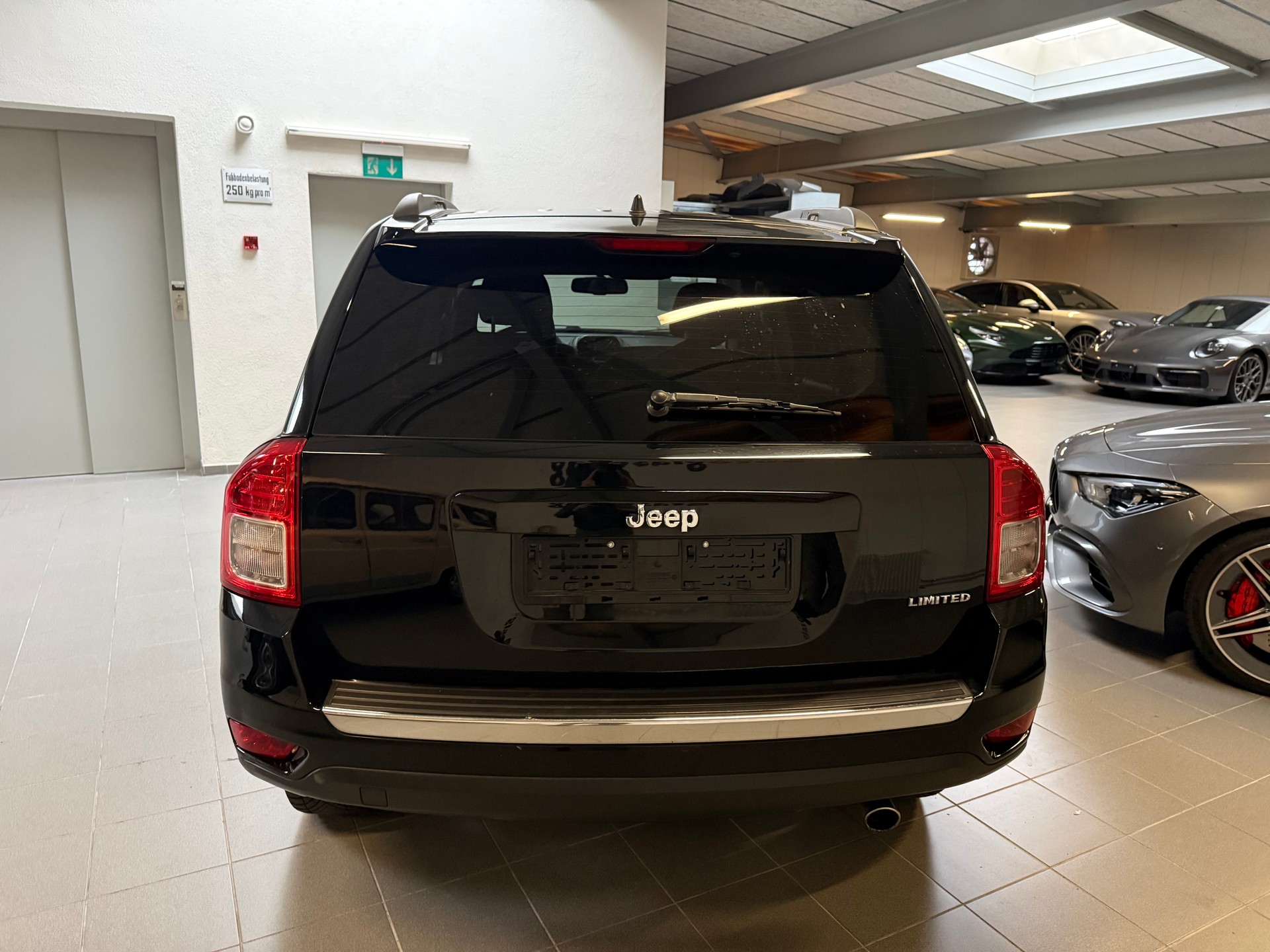 JEEP Compass 2.4 Limited CVT-image-9