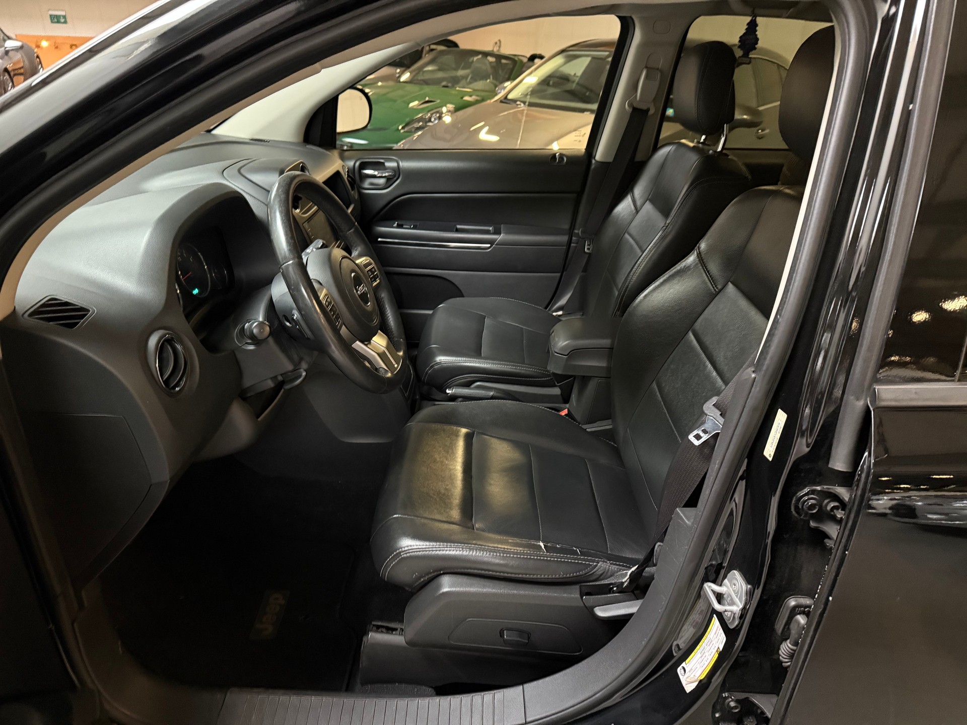 JEEP Compass 2.4 Limited CVT-image-12