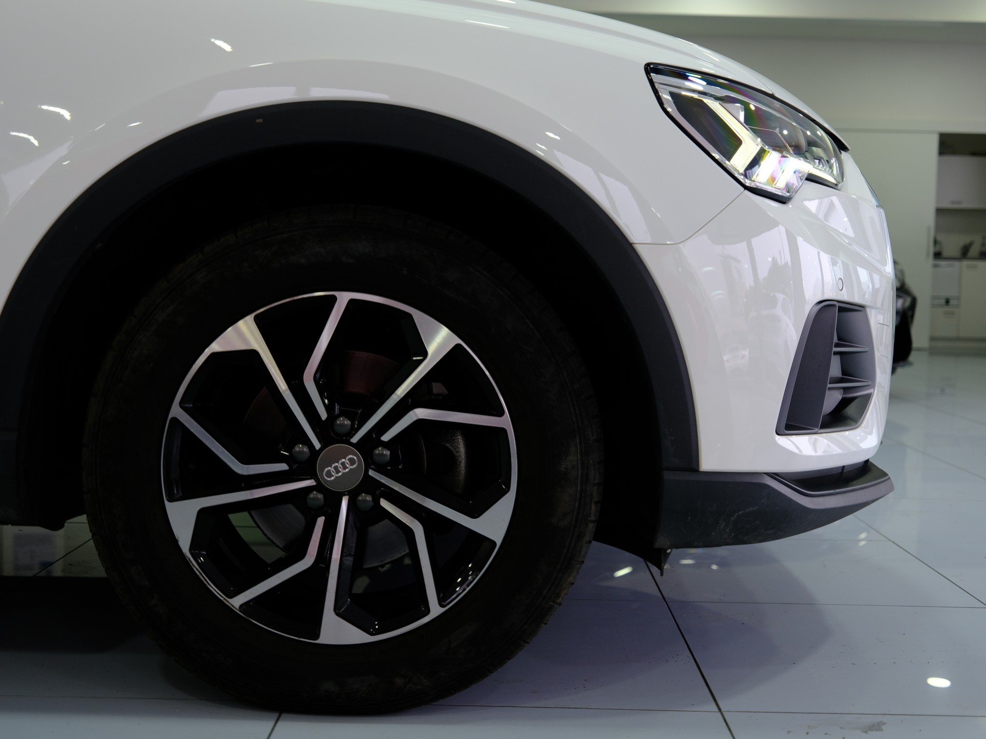 AUDI Q3 35 TFSI S-tronic *ACC* *Rückfahrkamera*-image-11