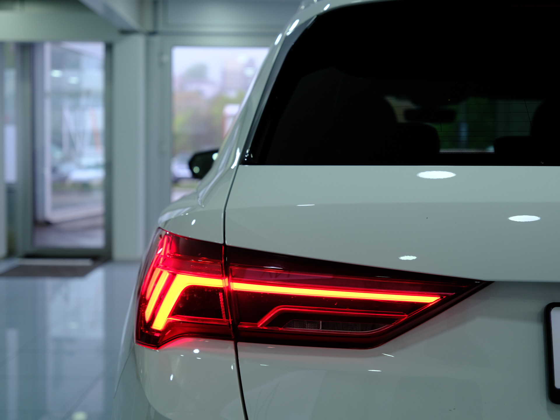 AUDI Q3 35 TFSI S-tronic *ACC* *Rückfahrkamera*-image-8