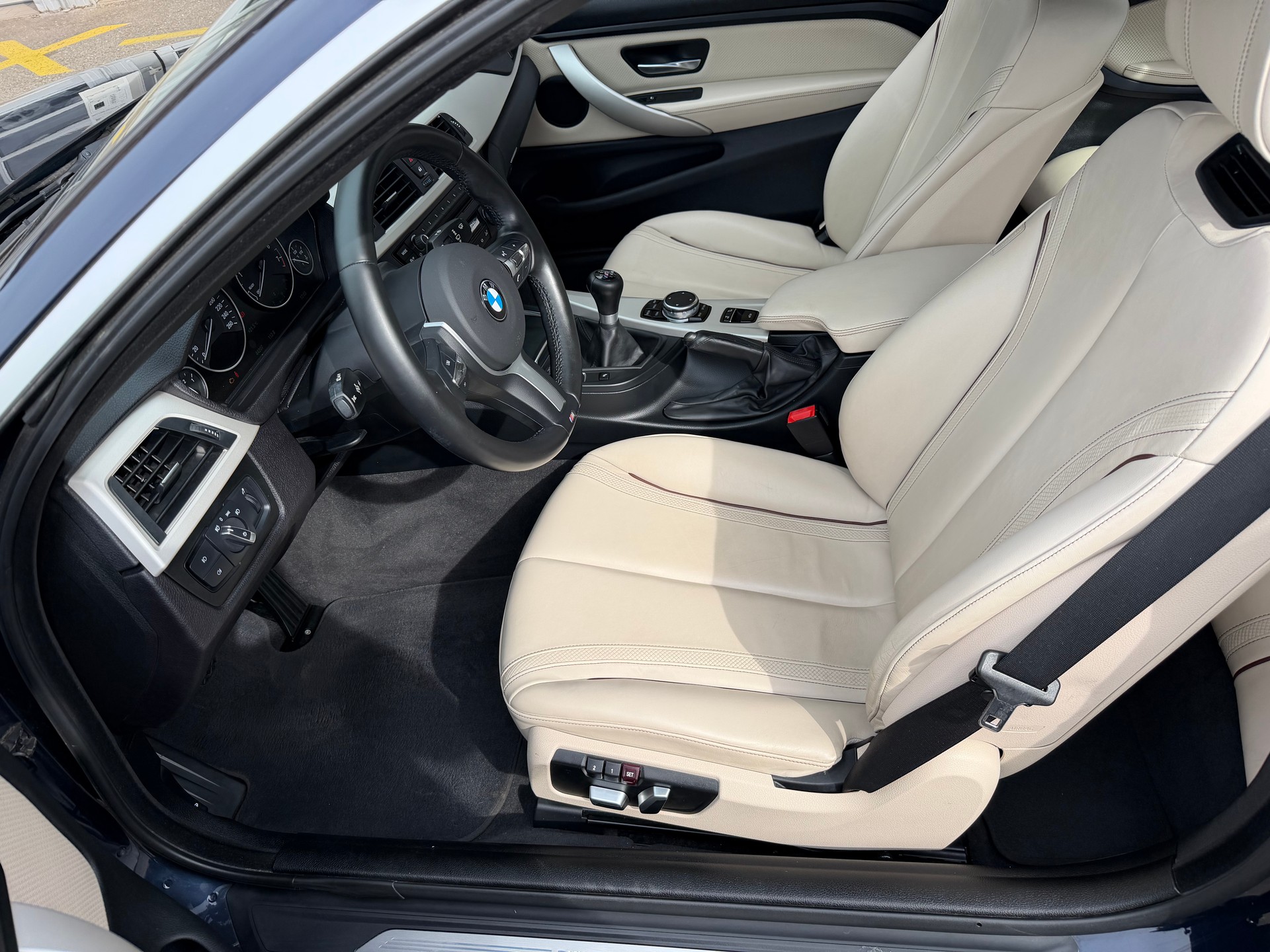 BMW 430i Cabriolet-image-9