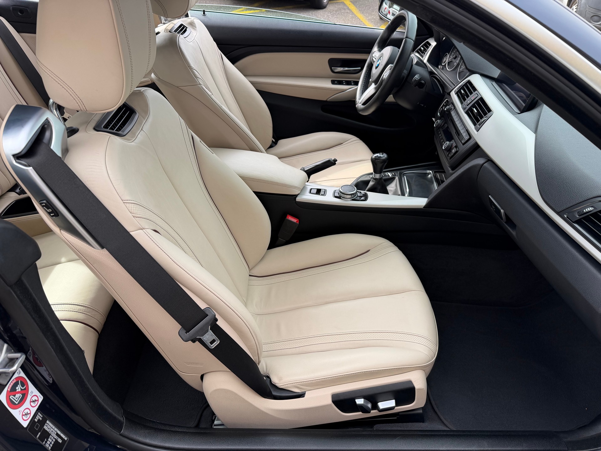 BMW 430i Cabriolet-image-12