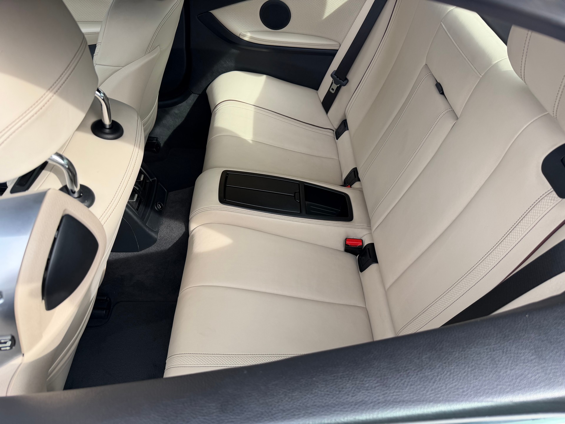 BMW 430i Cabriolet-image-13