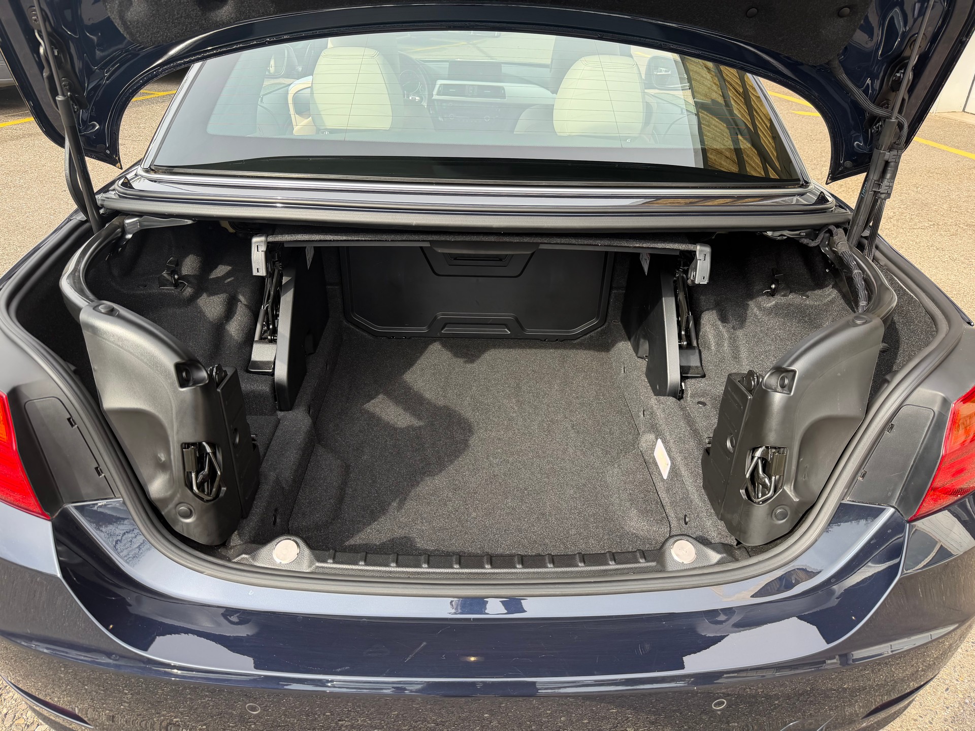 BMW 430i Cabriolet-image-14